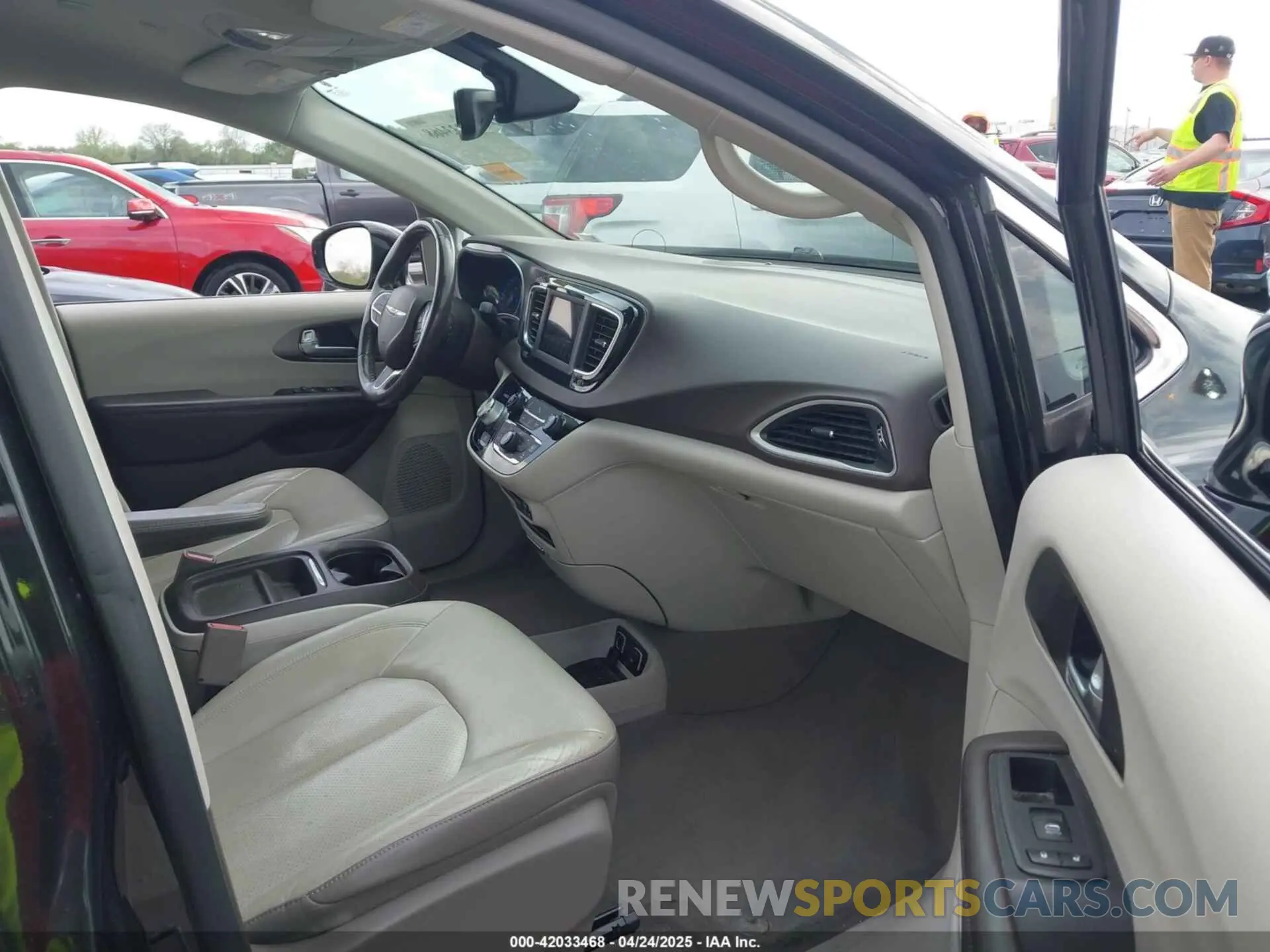 5 fotografías del automóvil dañado 2C4RC1BG3KR597314 CHRYSLER PACIFICA 2019