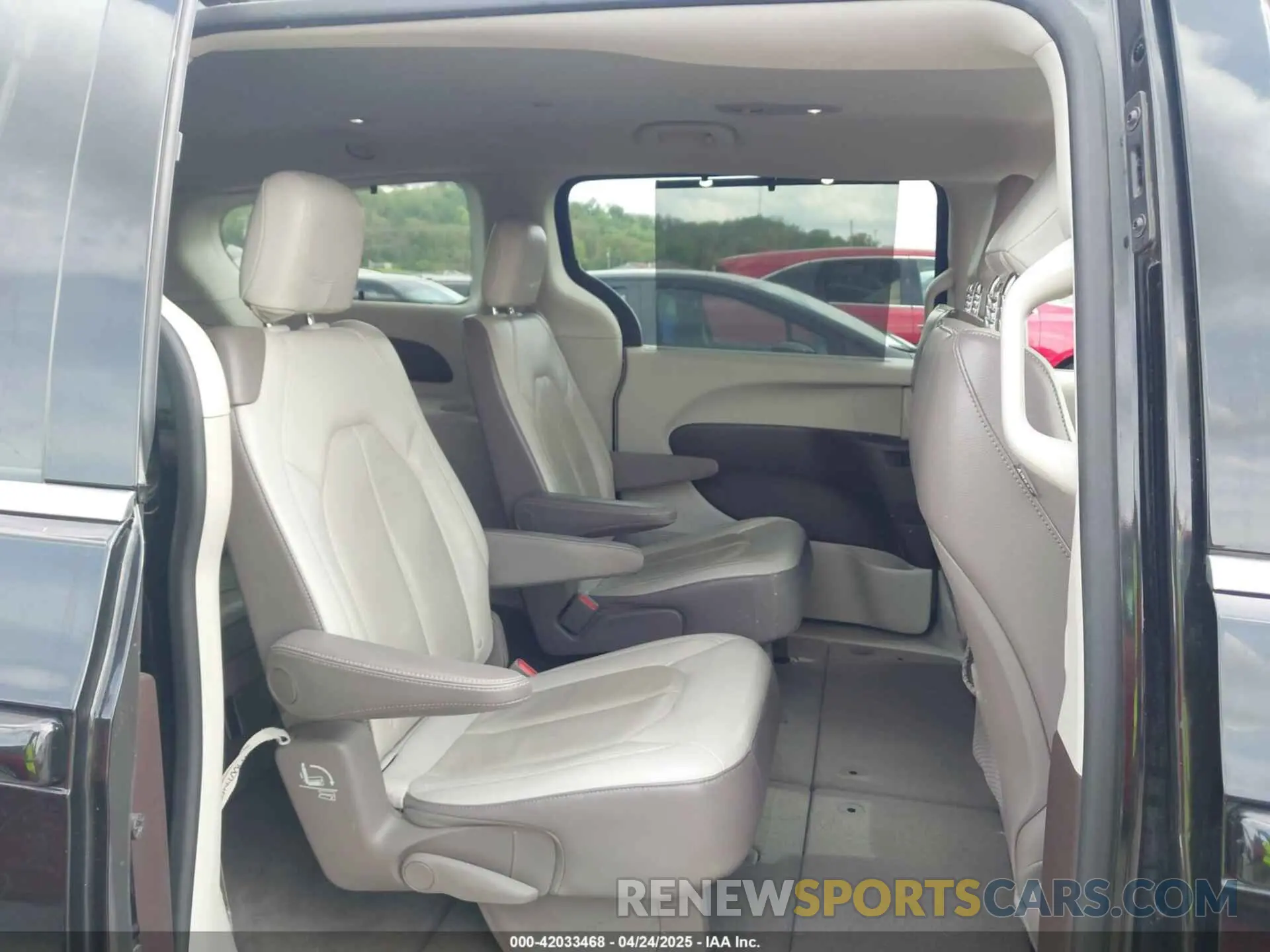 8 fotografías del automóvil dañado 2C4RC1BG3KR597314 CHRYSLER PACIFICA 2019