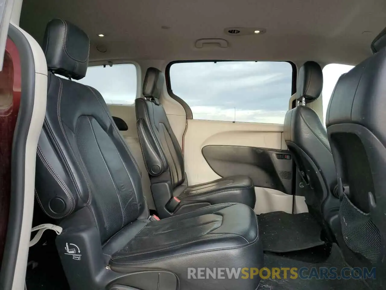 11 fotografías del automóvil dañado 2C4RC1BG4KR651400 CHRYSLER PACIFICA 2019