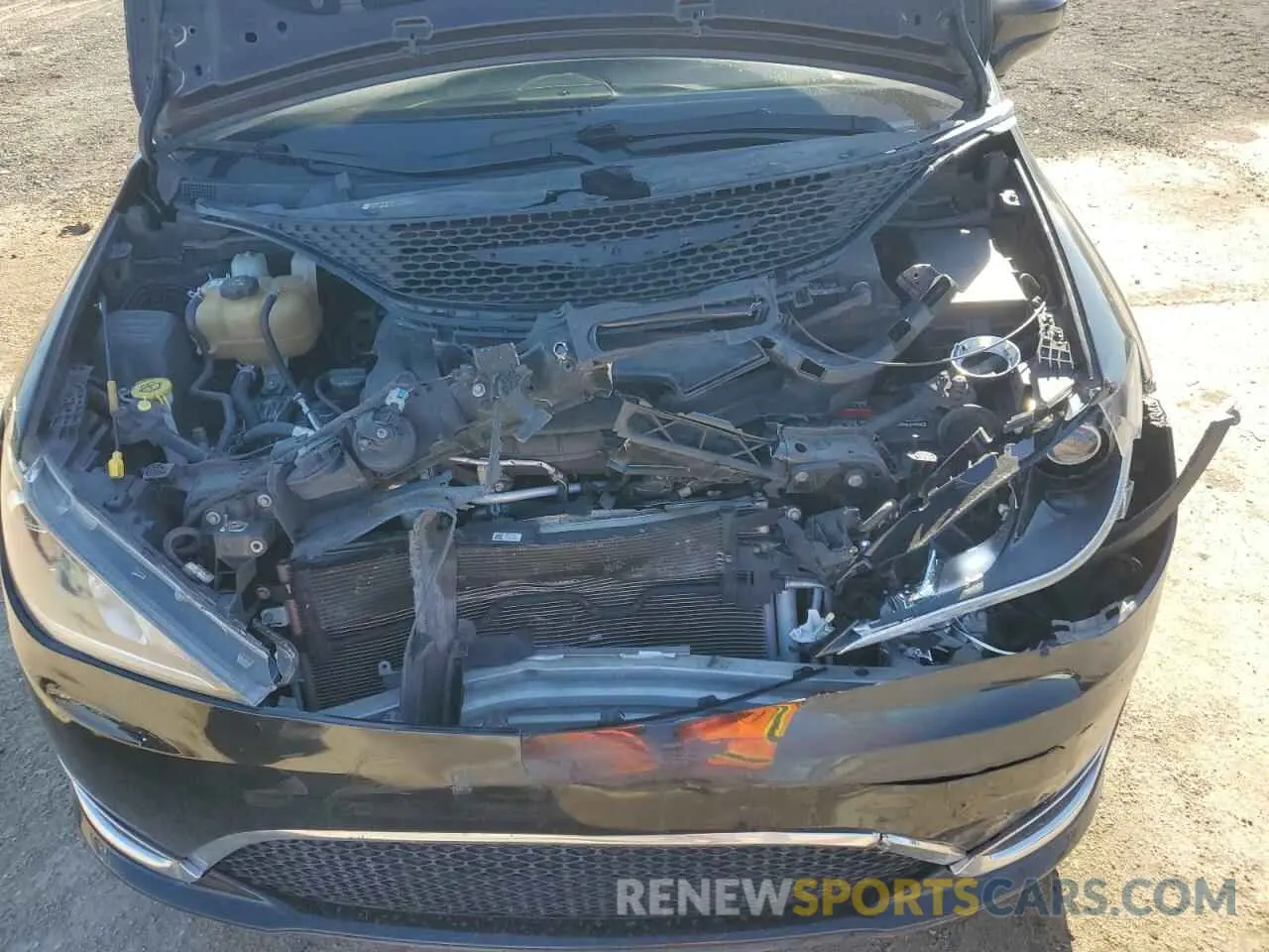 12 fotografías del automóvil dañado 2C4RC1BG5KR561043 CHRYSLER PACIFICA 2019