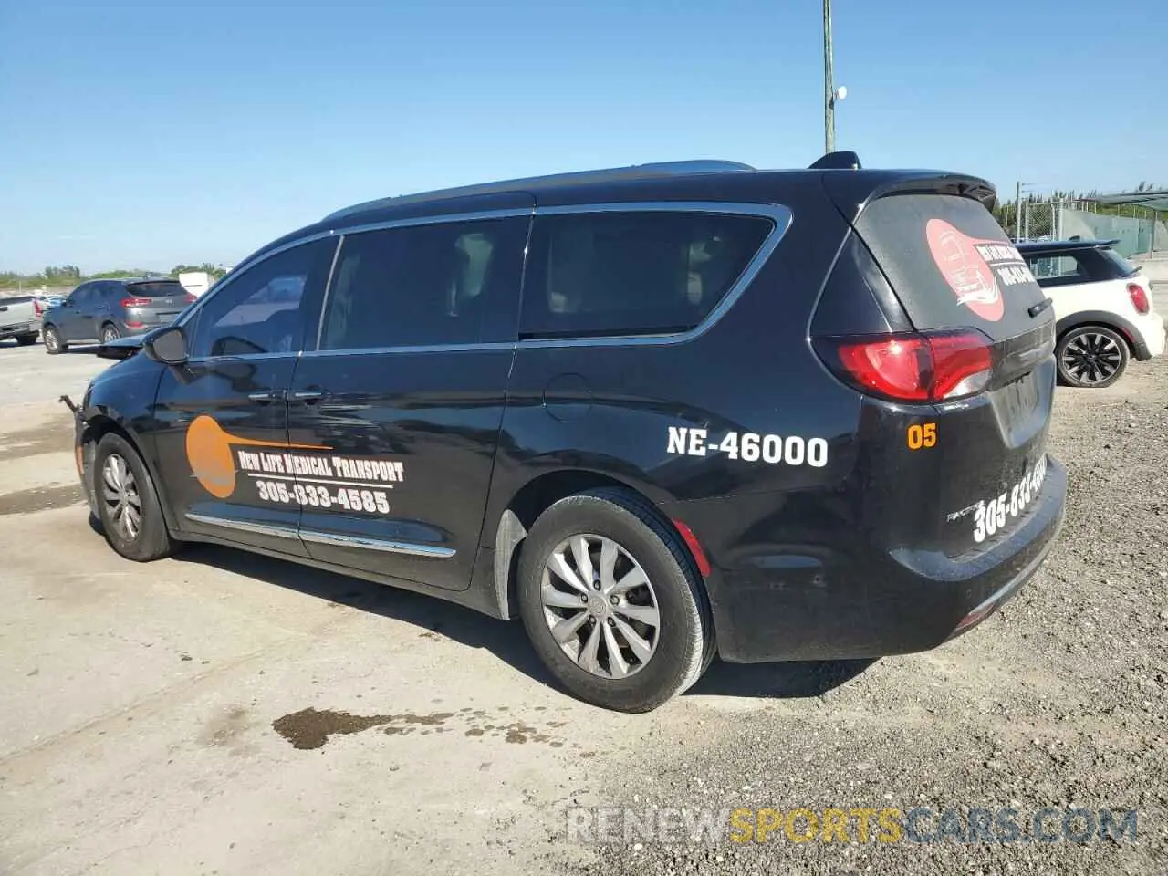 2 fotografías del automóvil dañado 2C4RC1BG5KR561043 CHRYSLER PACIFICA 2019