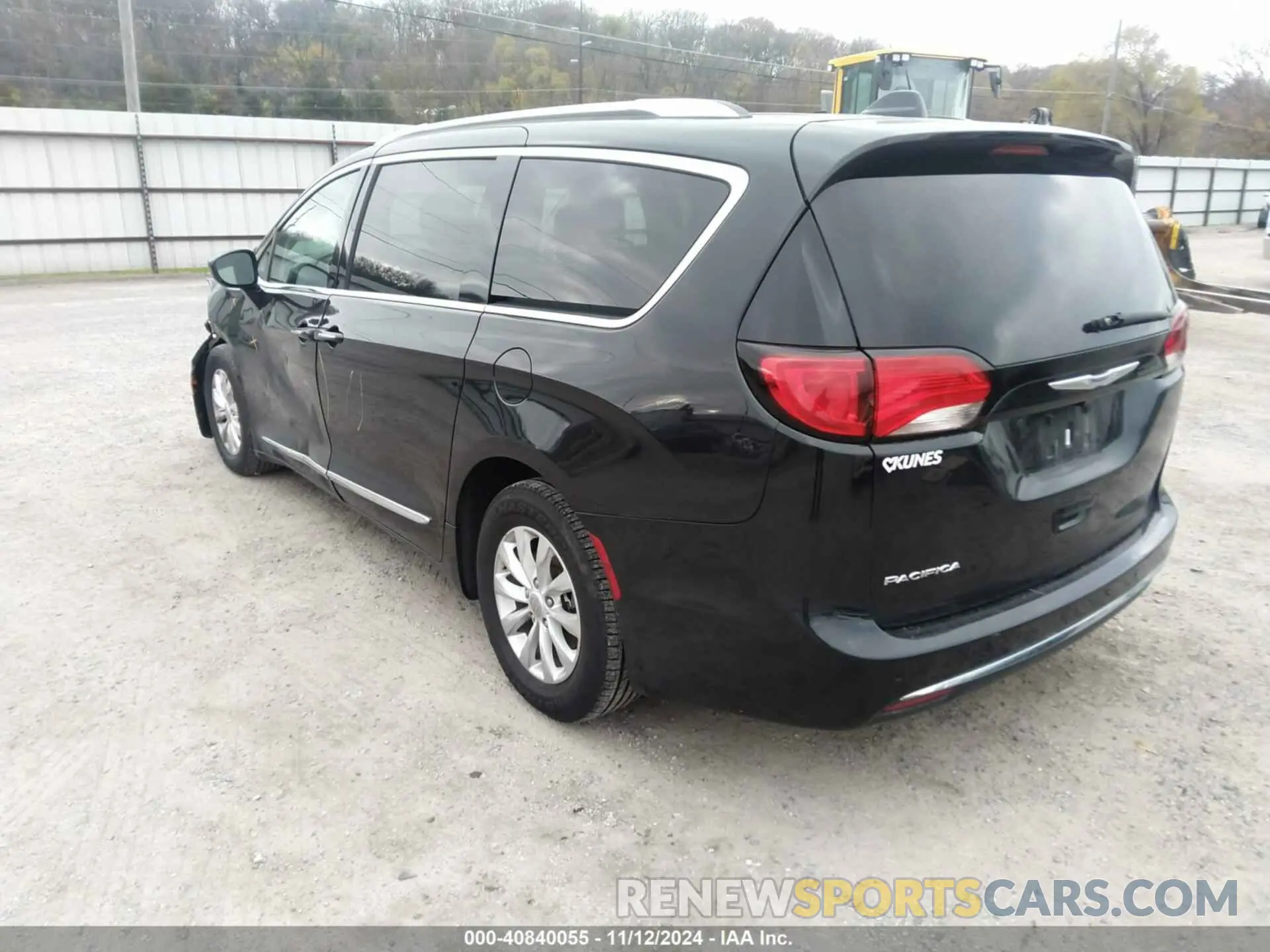 3 fotografías del automóvil dañado 2C4RC1BG5KR650109 CHRYSLER PACIFICA 2019