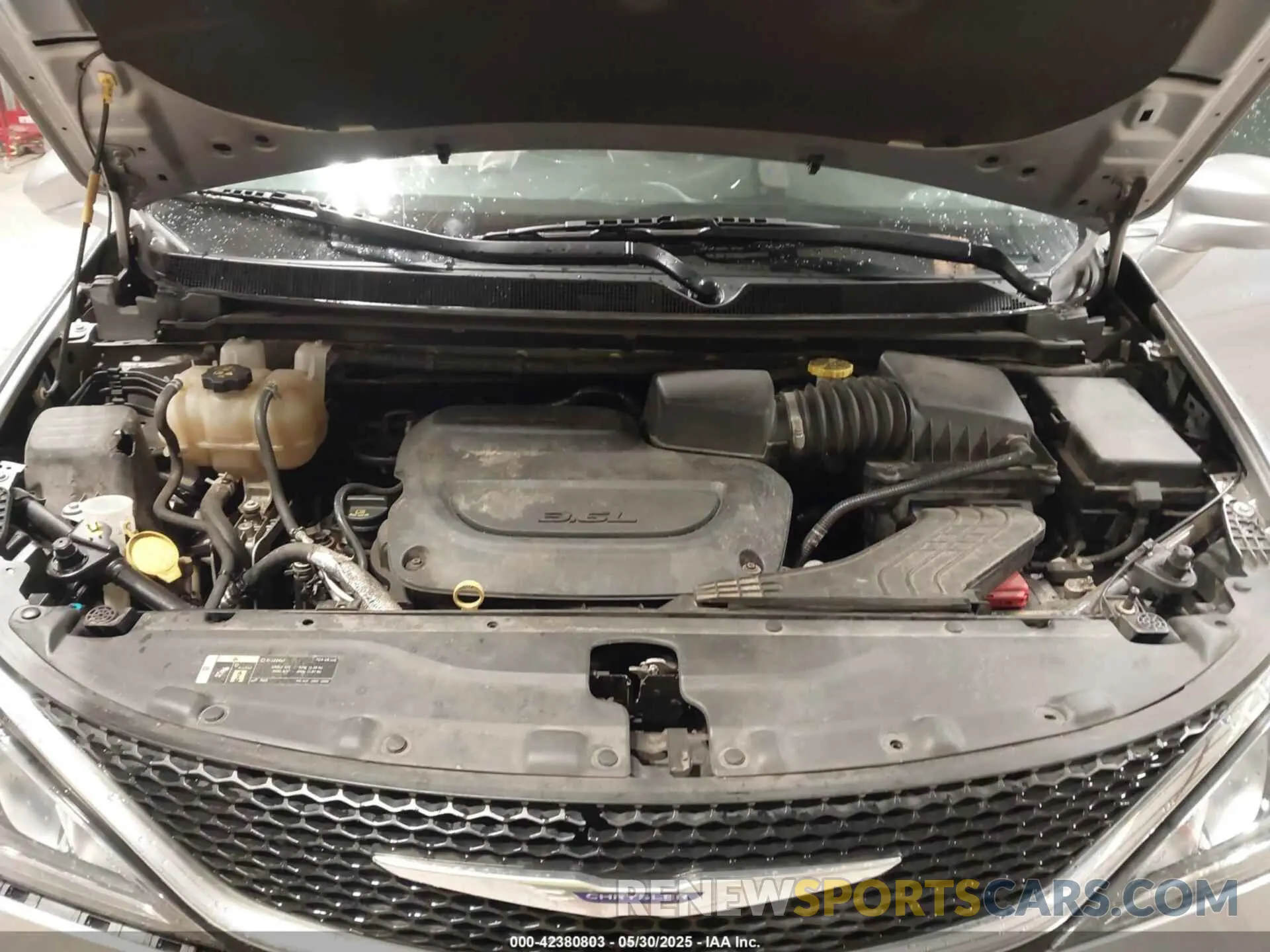 10 fotografías del automóvil dañado 2C4RC1BG6KR560189 CHRYSLER PACIFICA 2019