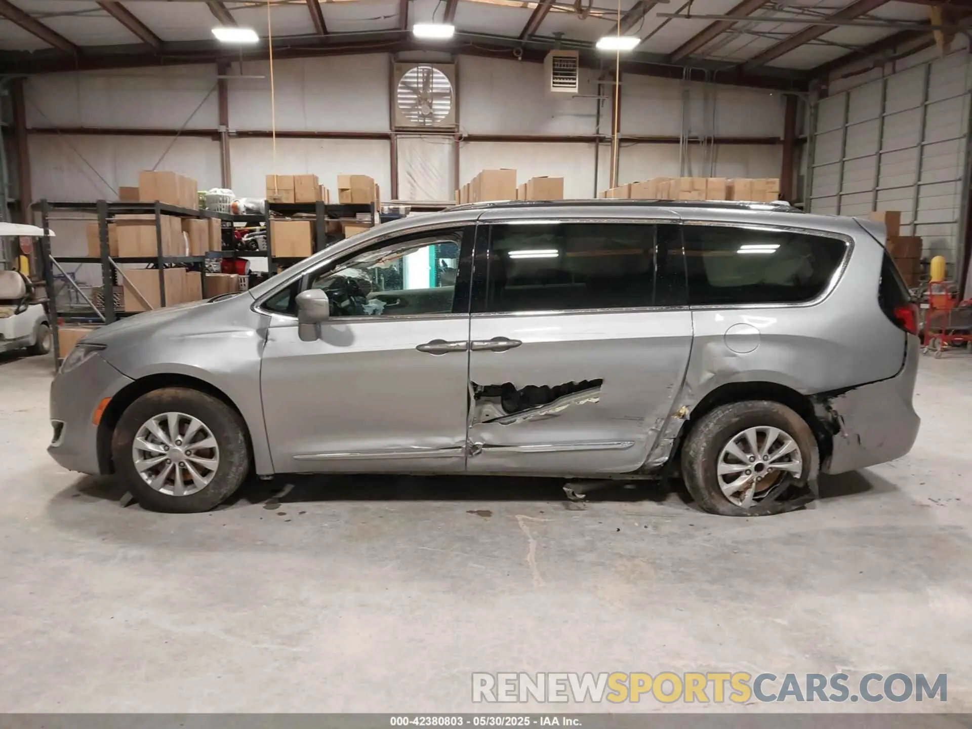 14 fotografías del automóvil dañado 2C4RC1BG6KR560189 CHRYSLER PACIFICA 2019