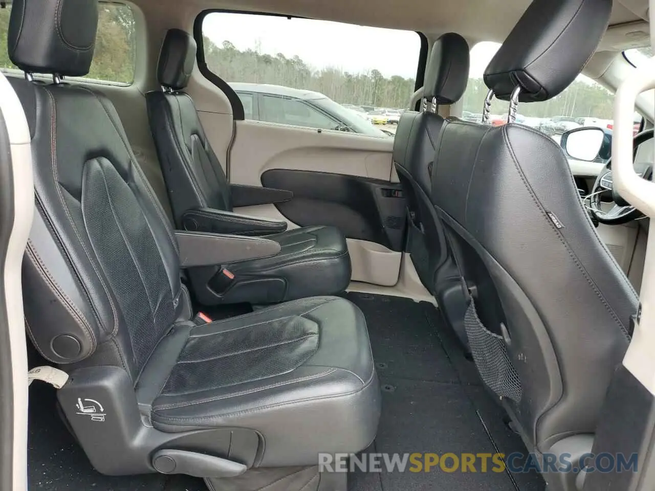 11 fotografías del automóvil dañado 2C4RC1BG6KR666075 CHRYSLER PACIFICA 2019