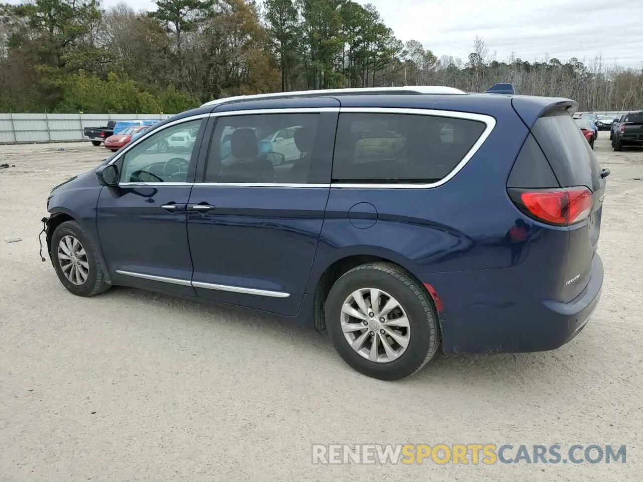 2 fotografías del automóvil dañado 2C4RC1BG6KR666075 CHRYSLER PACIFICA 2019