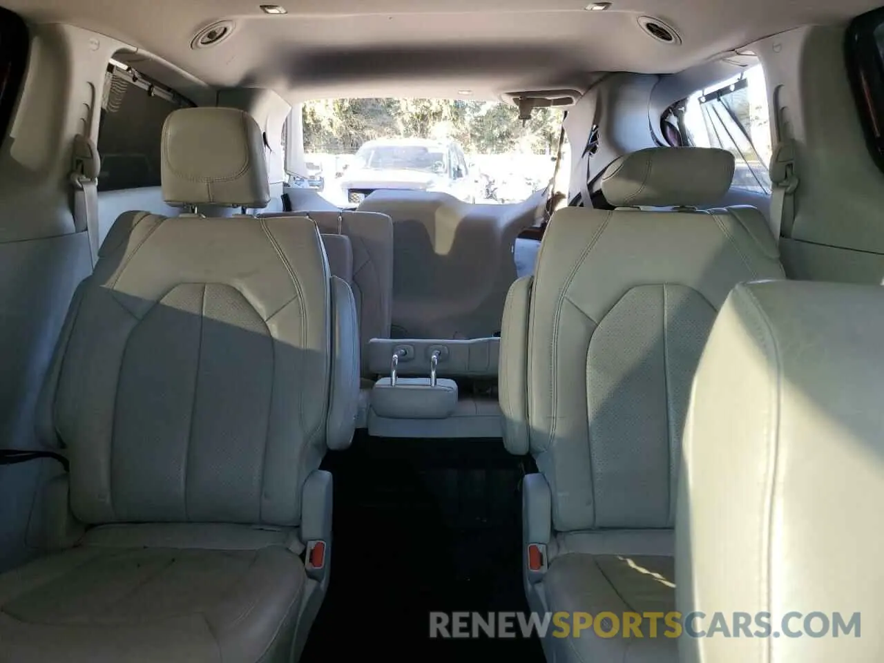 10 fotografías del automóvil dañado 2C4RC1BG6KR686391 CHRYSLER PACIFICA 2019