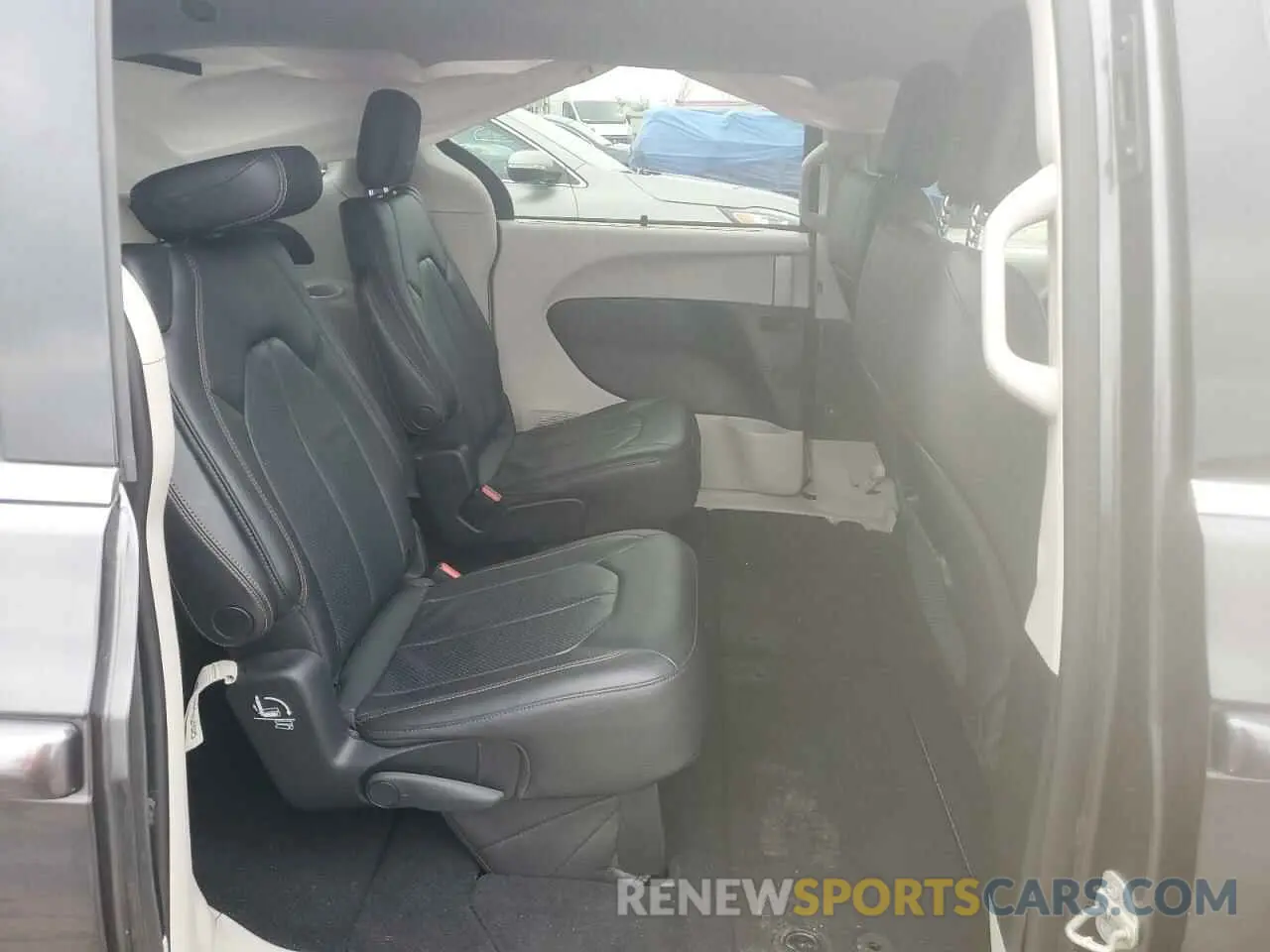 12 fotografías del automóvil dañado 2C4RC1BG7KR507727 CHRYSLER PACIFICA 2019