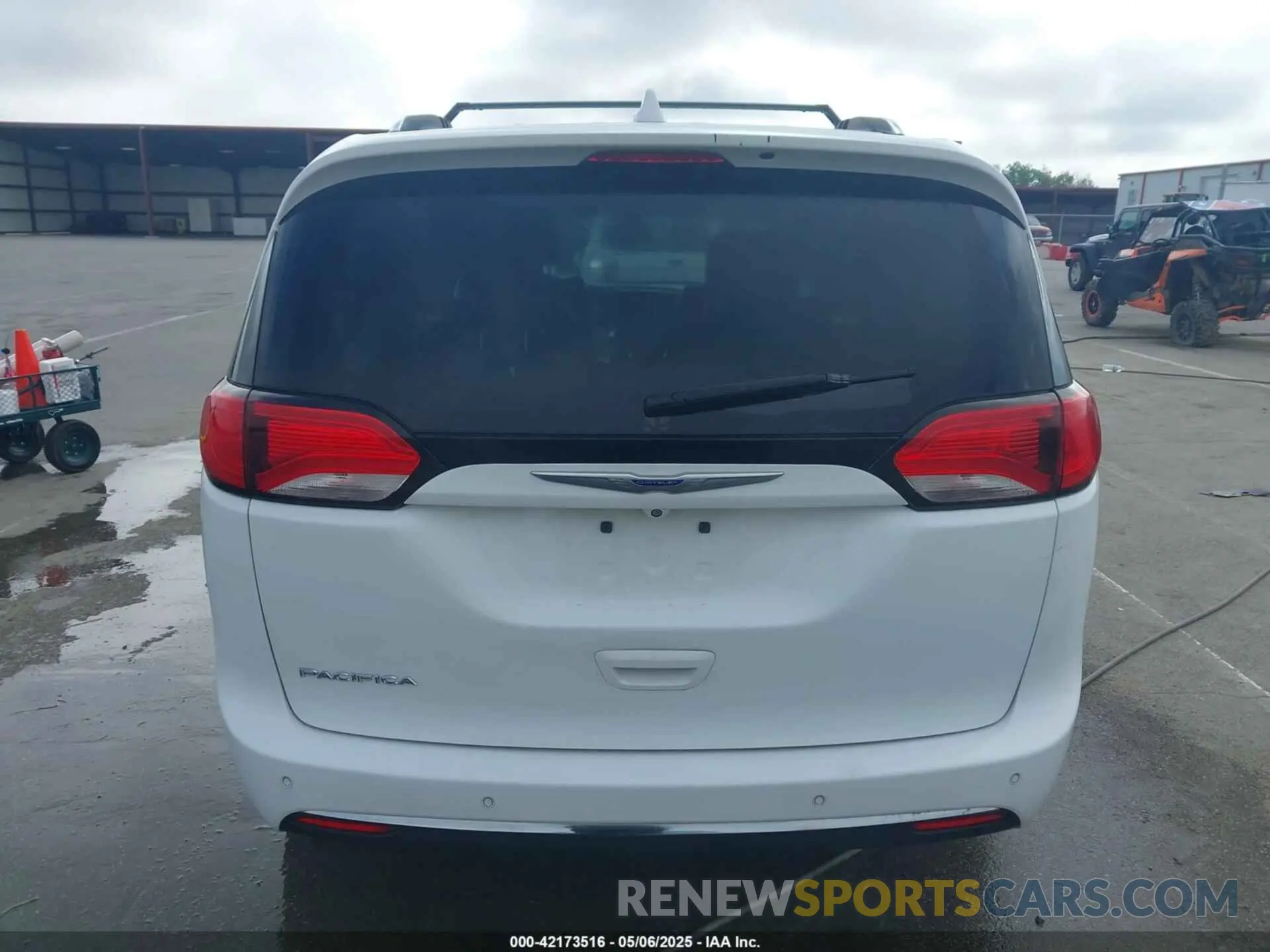 16 fotografías del automóvil dañado 2C4RC1BG7KR556247 CHRYSLER PACIFICA 2019