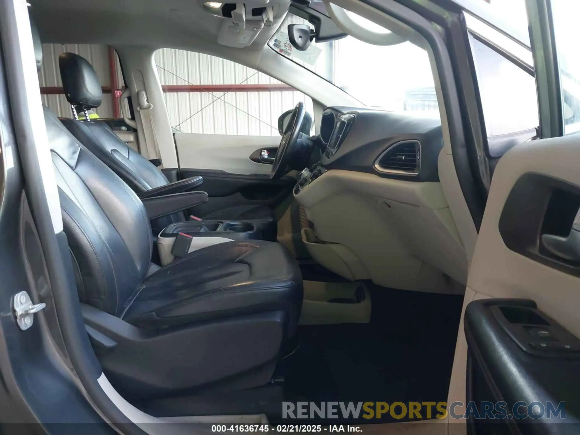 5 fotografías del automóvil dañado 2C4RC1BG7KR657272 CHRYSLER PACIFICA 2019