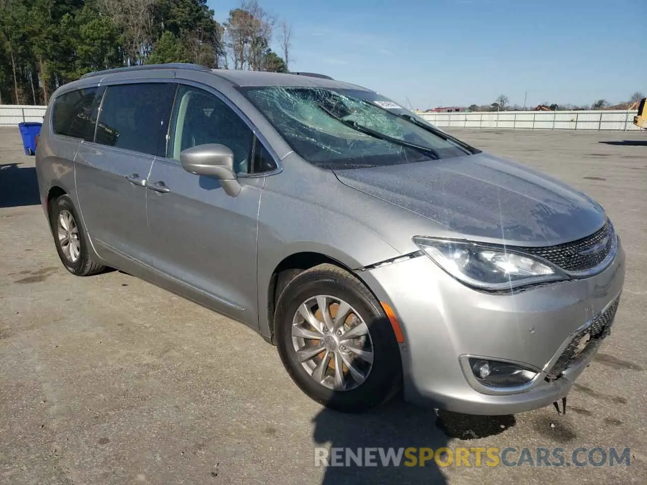 4 fotografías del automóvil dañado 2C4RC1BG7KR667641 CHRYSLER PACIFICA 2019
