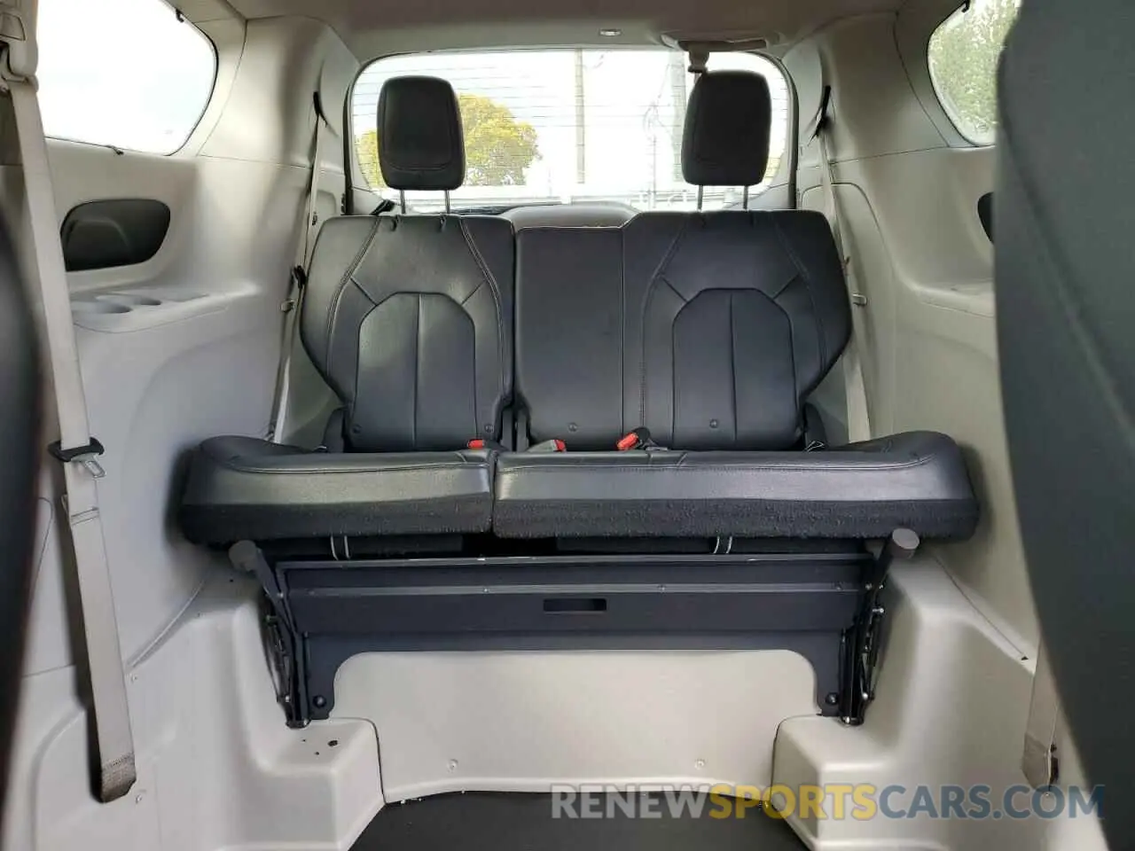 10 fotografías del automóvil dañado 2C4RC1BG7KR732536 CHRYSLER PACIFICA 2019