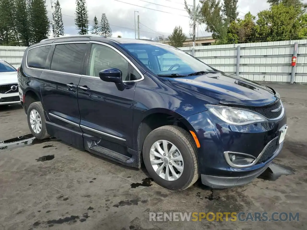 4 fotografías del automóvil dañado 2C4RC1BG7KR732536 CHRYSLER PACIFICA 2019