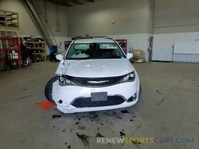 11 fotografías del automóvil dañado 2C4RC1BG8KR582940 CHRYSLER PACIFICA 2019