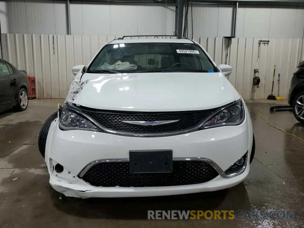 5 fotografías del automóvil dañado 2C4RC1BG8KR582940 CHRYSLER PACIFICA 2019