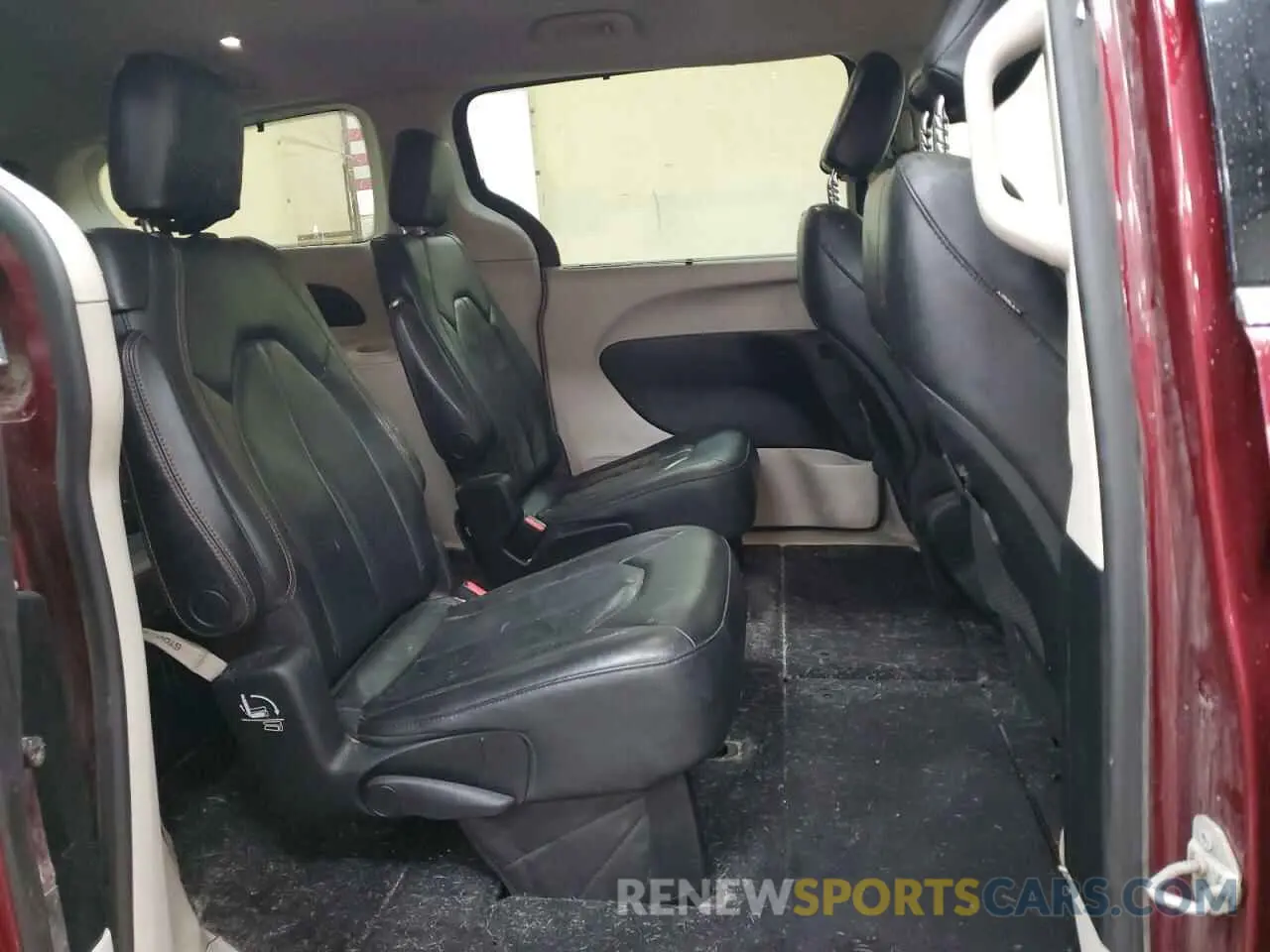 11 fotografías del automóvil dañado 2C4RC1BG8KR597163 CHRYSLER PACIFICA 2019