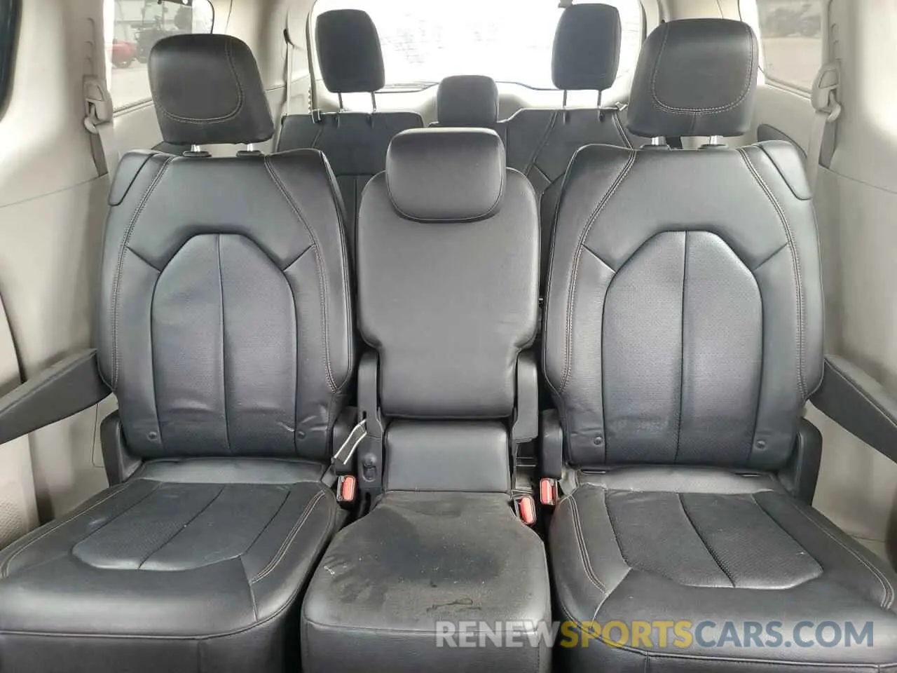 10 fotografías del automóvil dañado 2C4RC1BG9KR531754 CHRYSLER PACIFICA 2019