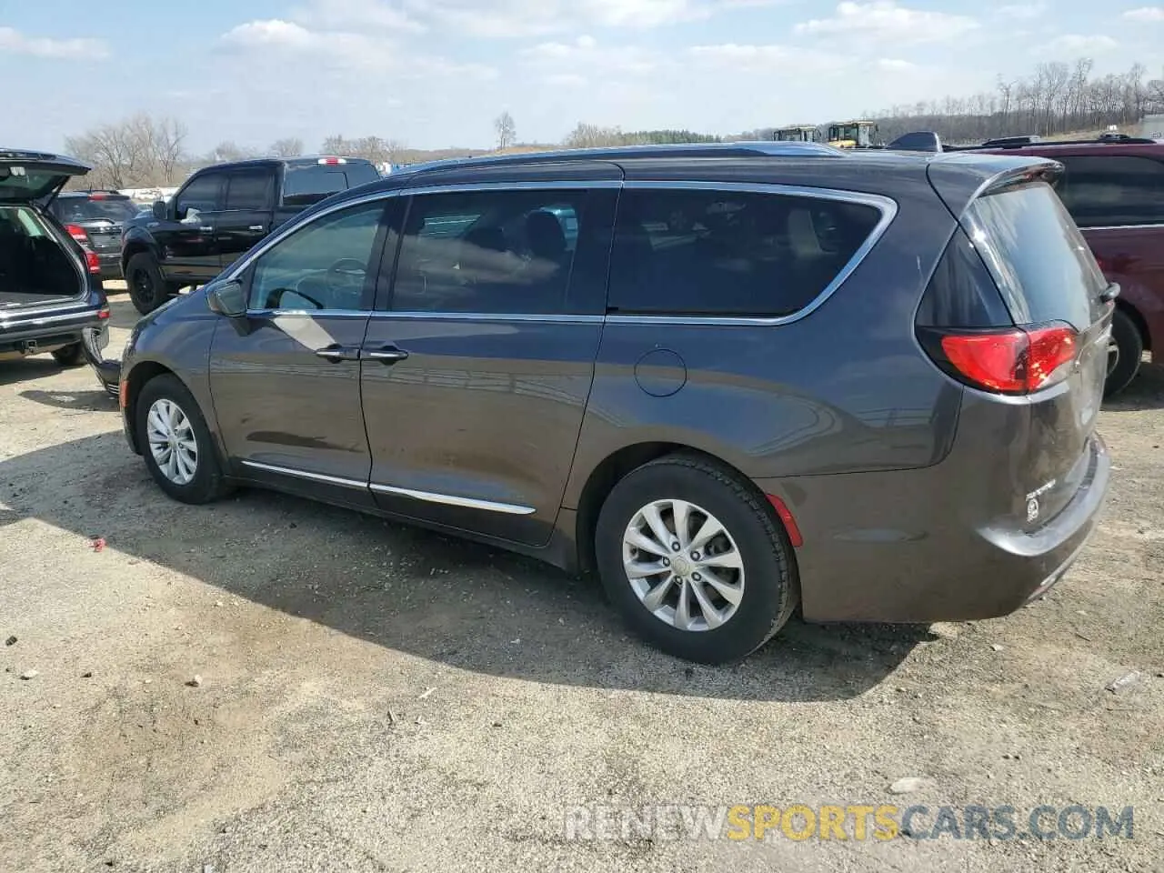 2 fotografías del automóvil dañado 2C4RC1BG9KR634530 CHRYSLER PACIFICA 2019