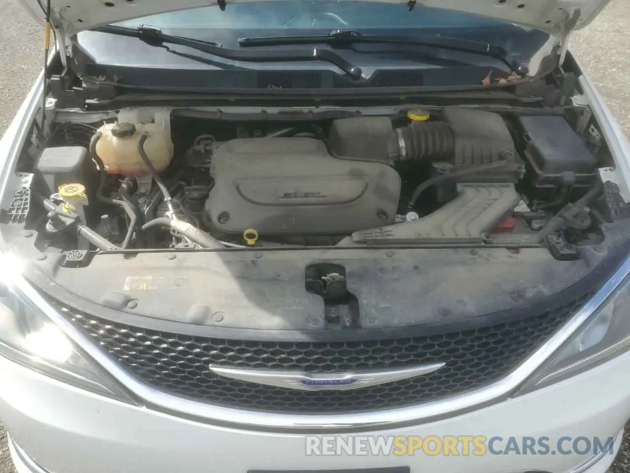 12 fotografías del automóvil dañado 2C4RC1BG9KR731372 CHRYSLER PACIFICA 2019