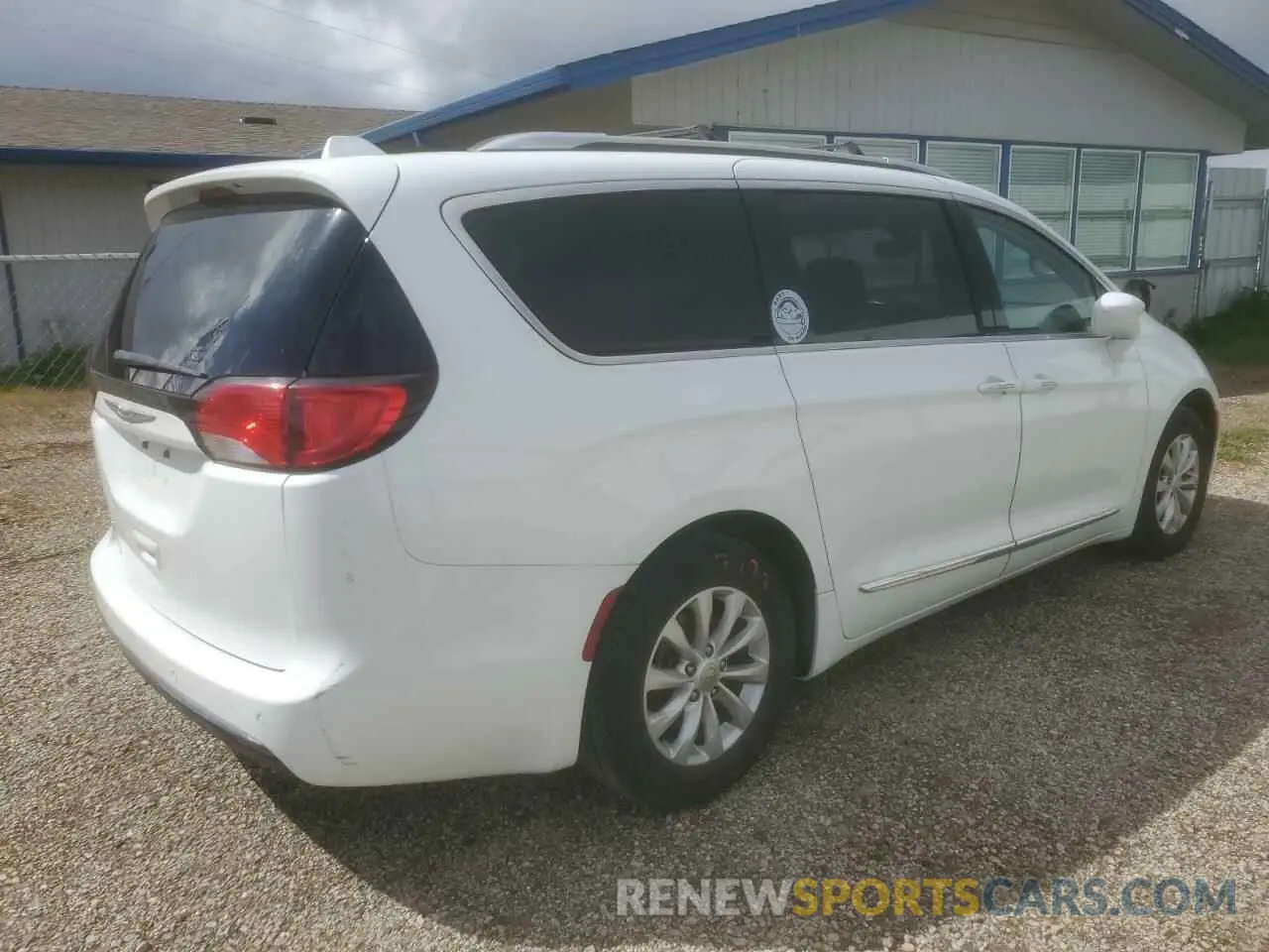 3 fotografías del automóvil dañado 2C4RC1BG9KR731372 CHRYSLER PACIFICA 2019