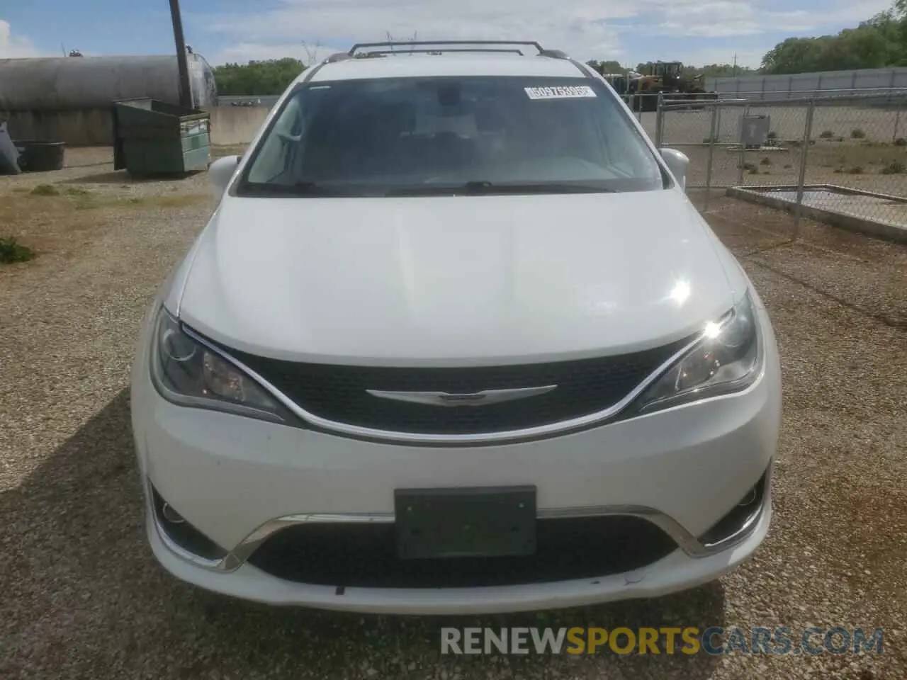 5 fotografías del automóvil dañado 2C4RC1BG9KR731372 CHRYSLER PACIFICA 2019
