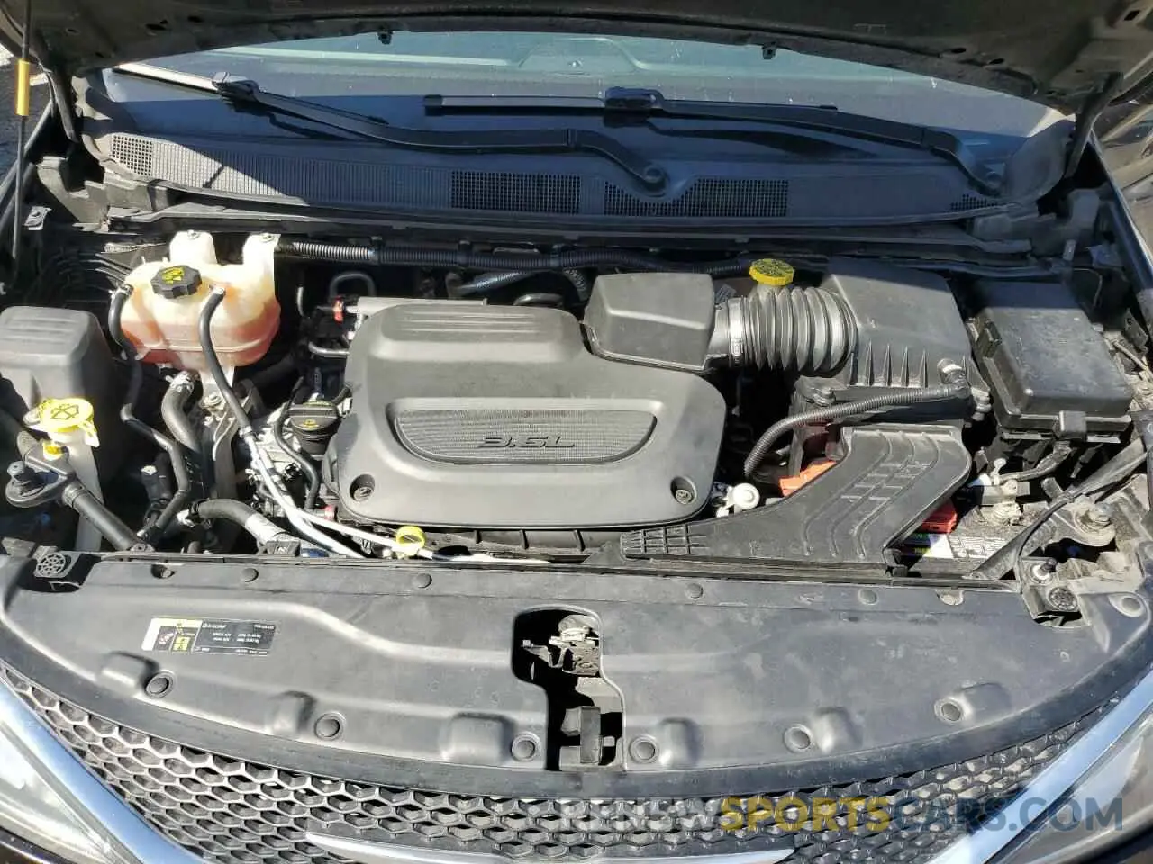 12 fotografías del automóvil dañado 2C4RC1BG9KR732456 CHRYSLER PACIFICA 2019