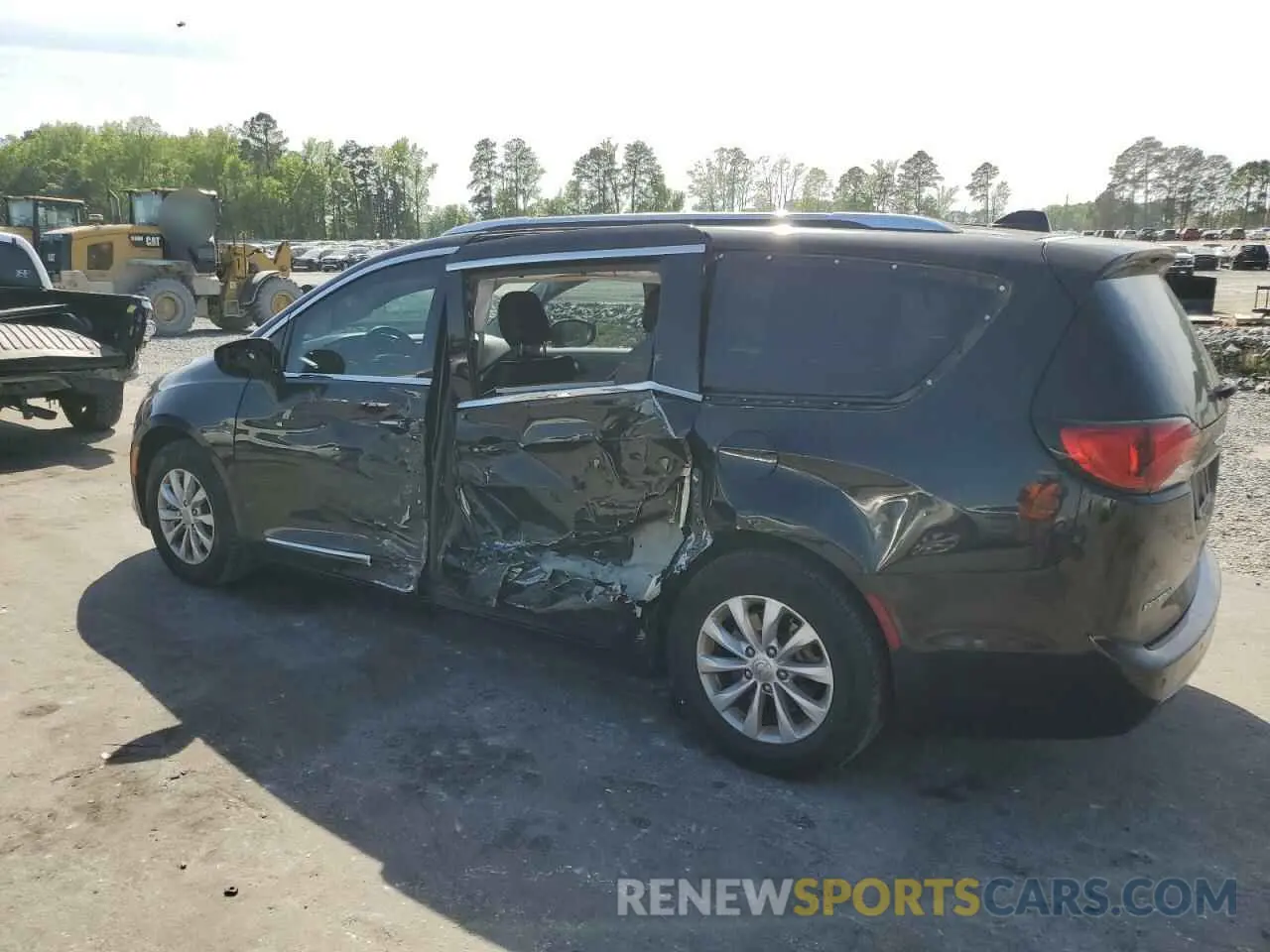 2 fotografías del automóvil dañado 2C4RC1BG9KR732456 CHRYSLER PACIFICA 2019