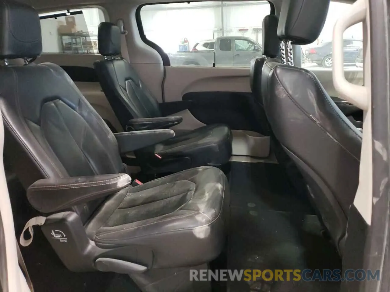 11 fotografías del automóvil dañado 2C4RC1BGXKR561569 CHRYSLER PACIFICA 2019