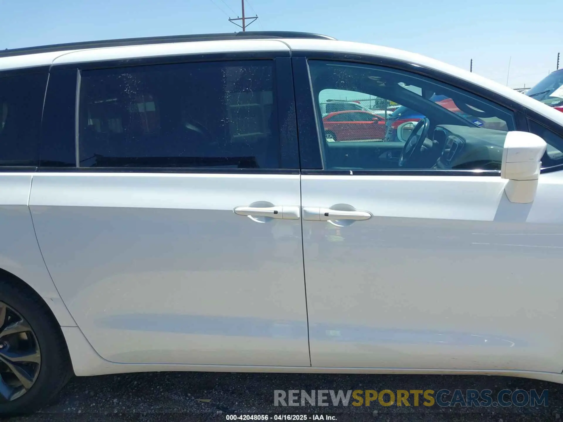 12 fotografías del automóvil dañado 2C4RC1BGXKR567162 CHRYSLER PACIFICA 2019