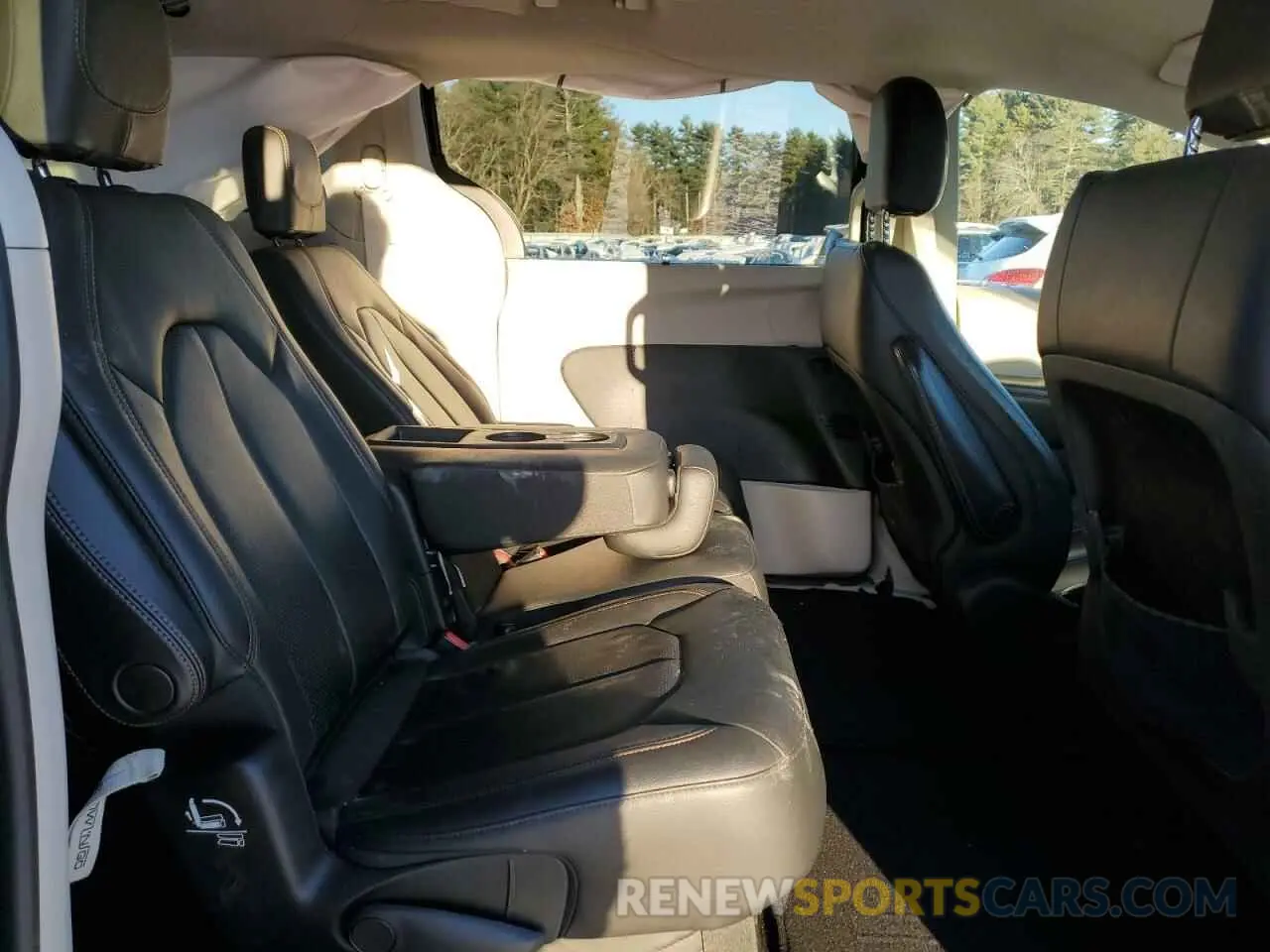11 fotografías del automóvil dañado 2C4RC1BGXKR570367 CHRYSLER PACIFICA 2019
