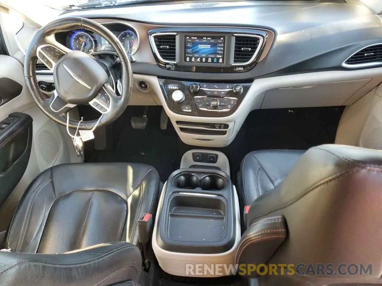 8 fotografías del automóvil dañado 2C4RC1BGXKR570367 CHRYSLER PACIFICA 2019