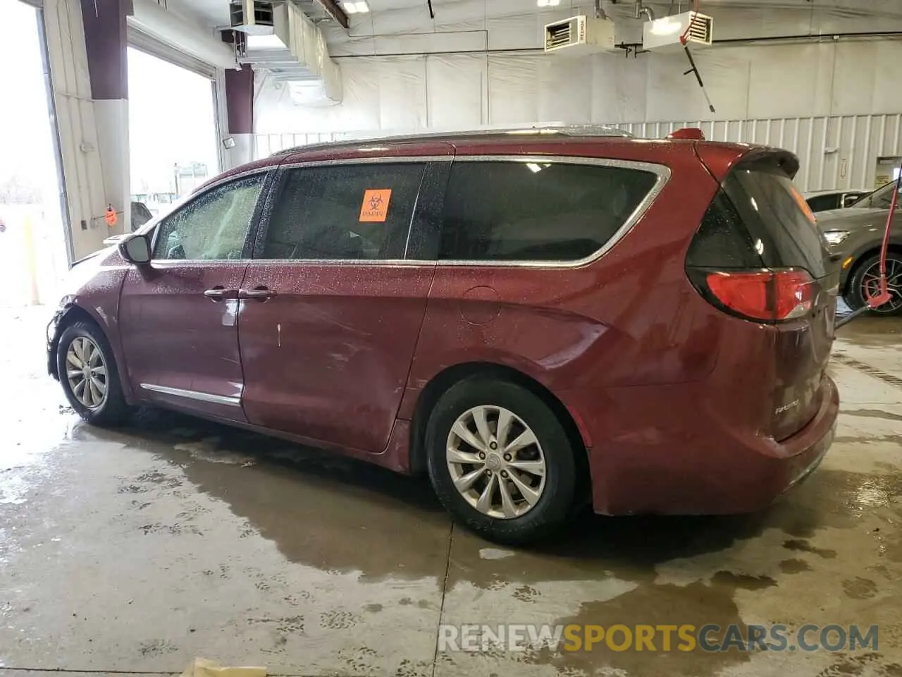 2 fotografías del automóvil dañado 2C4RC1BGXKR624833 CHRYSLER PACIFICA 2019