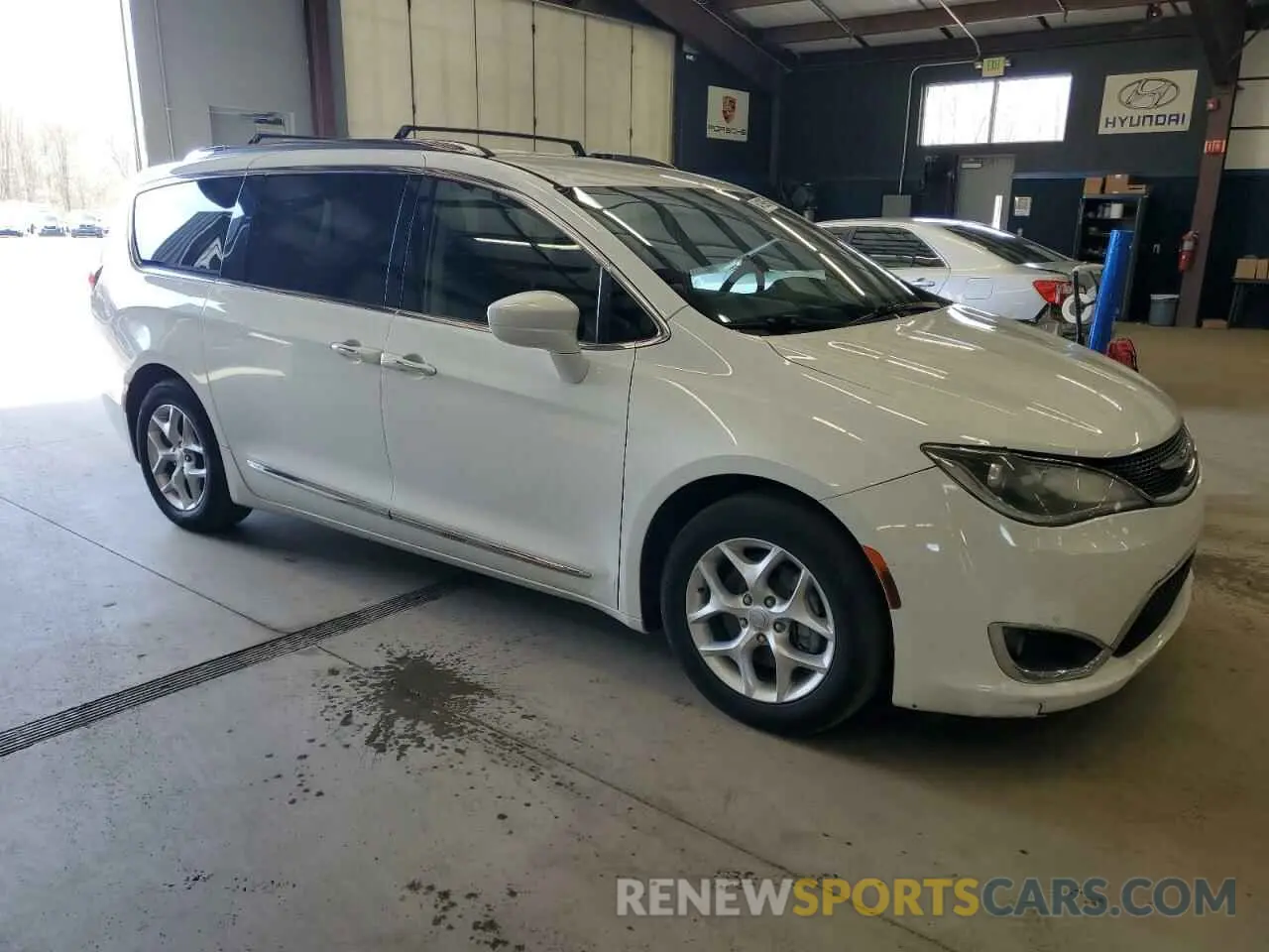 4 fotografías del automóvil dañado 2C4RC1BGXKR666001 CHRYSLER PACIFICA 2019