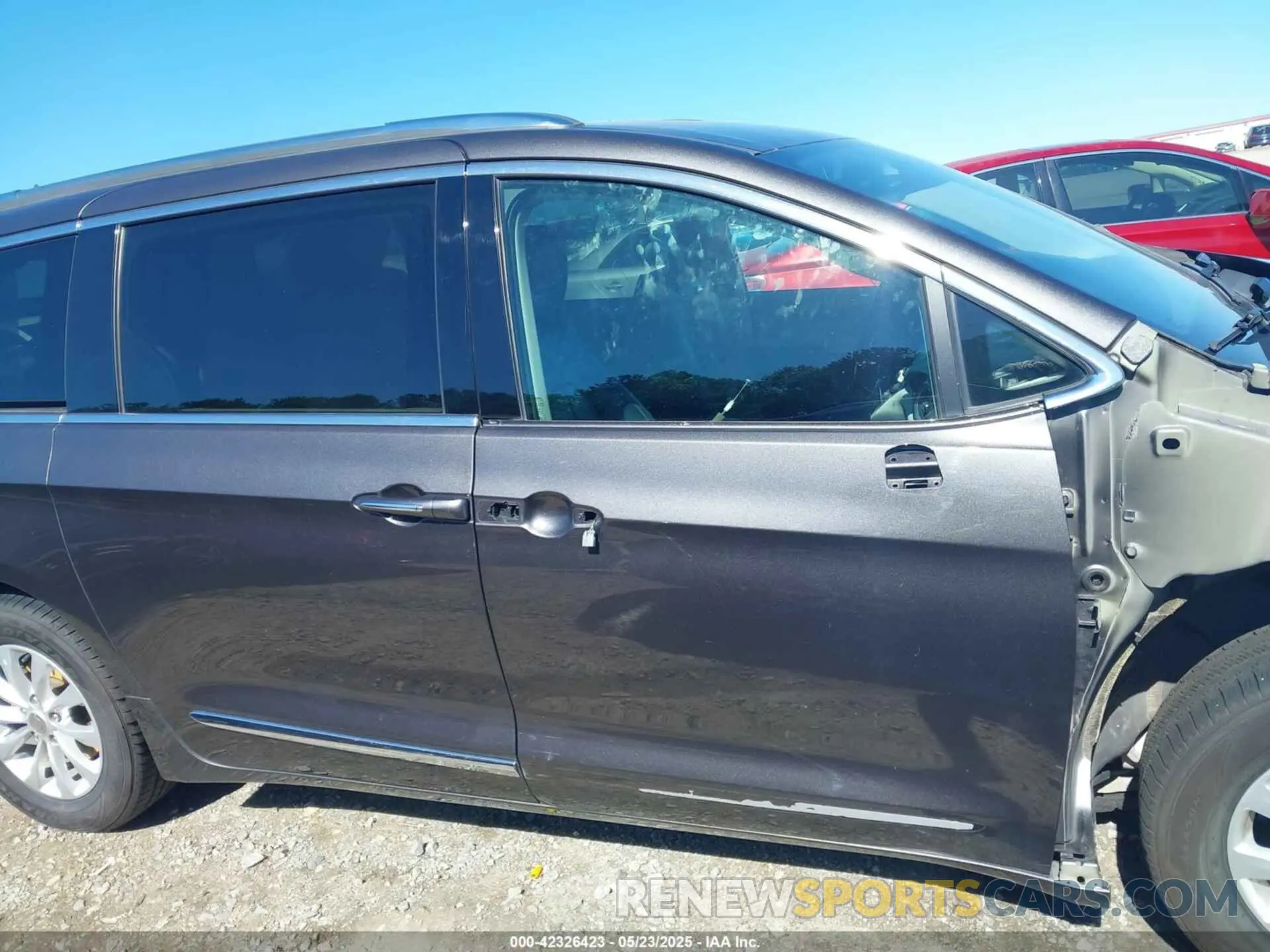 14 fotografías del automóvil dañado 2C4RC1BGXKR680562 CHRYSLER PACIFICA 2019