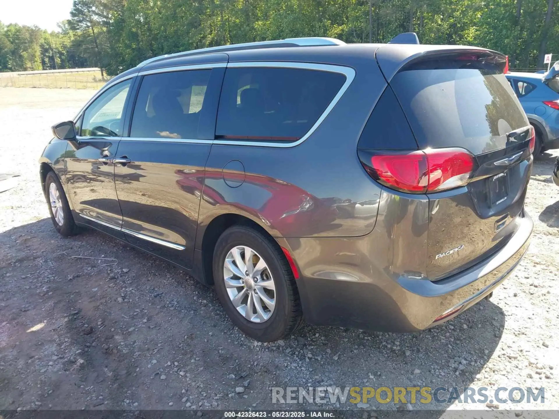 3 fotografías del automóvil dañado 2C4RC1BGXKR680562 CHRYSLER PACIFICA 2019