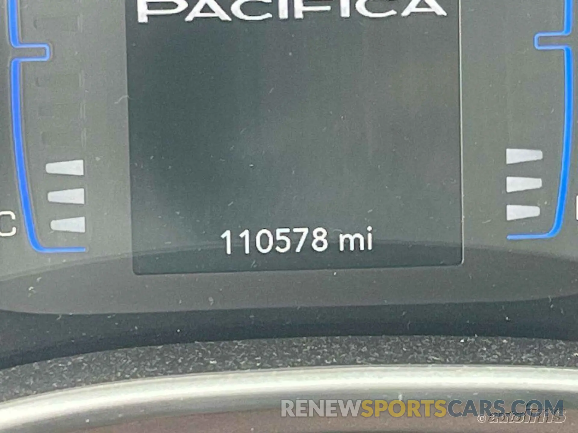 8 fotografías del automóvil dañado 2C4RC1CG0KR668242 CHRYSLER PACIFICA 2019