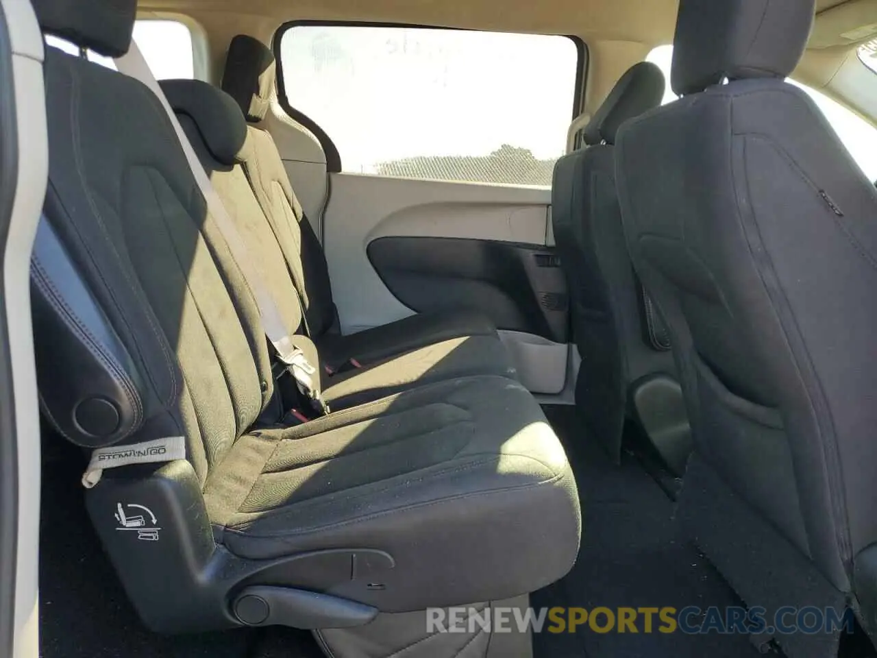 12 fotografías del automóvil dañado 2C4RC1CG6KR629333 CHRYSLER PACIFICA 2019