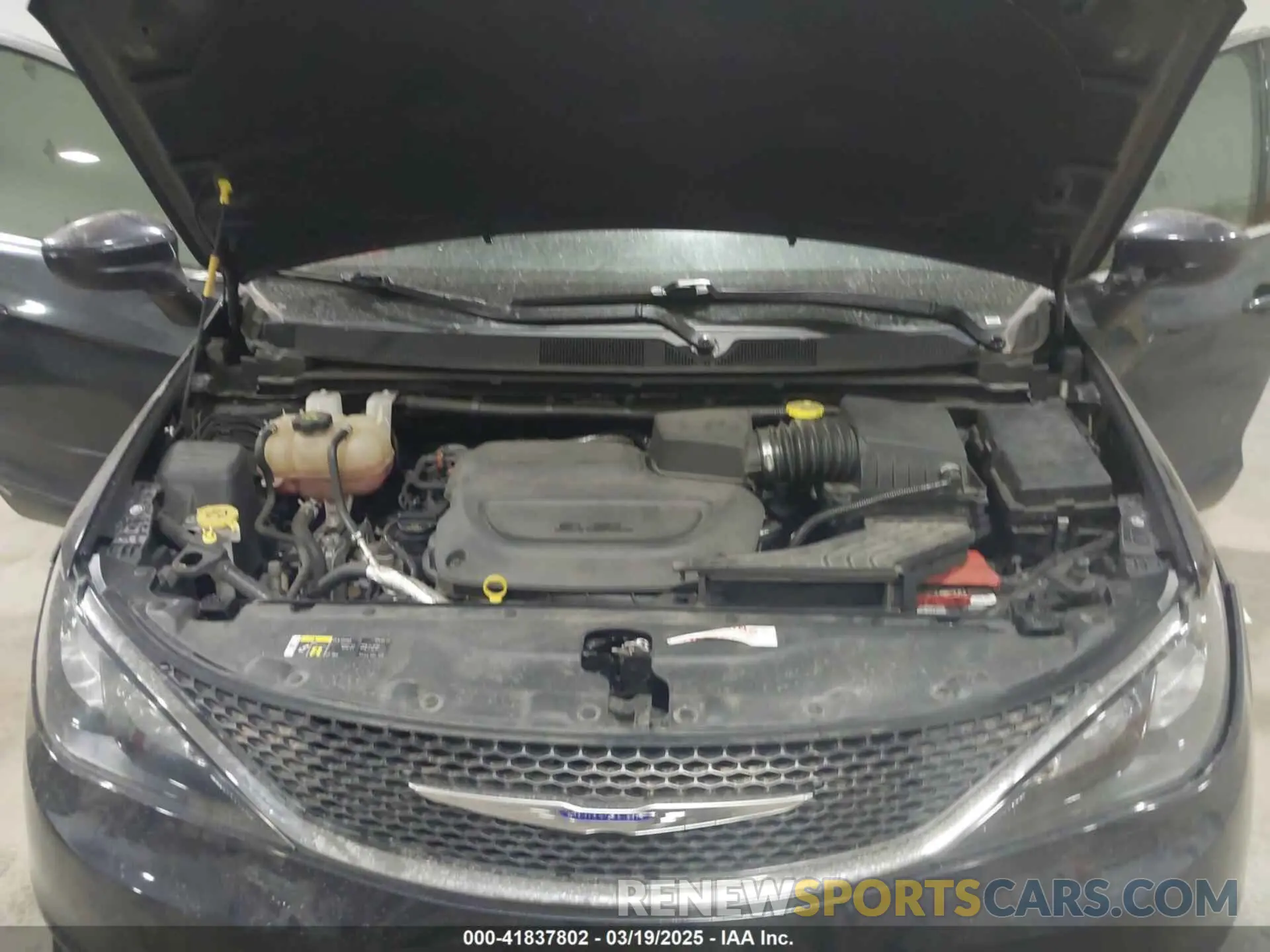 10 fotografías del automóvil dañado 2C4RC1CG9KR749112 CHRYSLER PACIFICA 2019