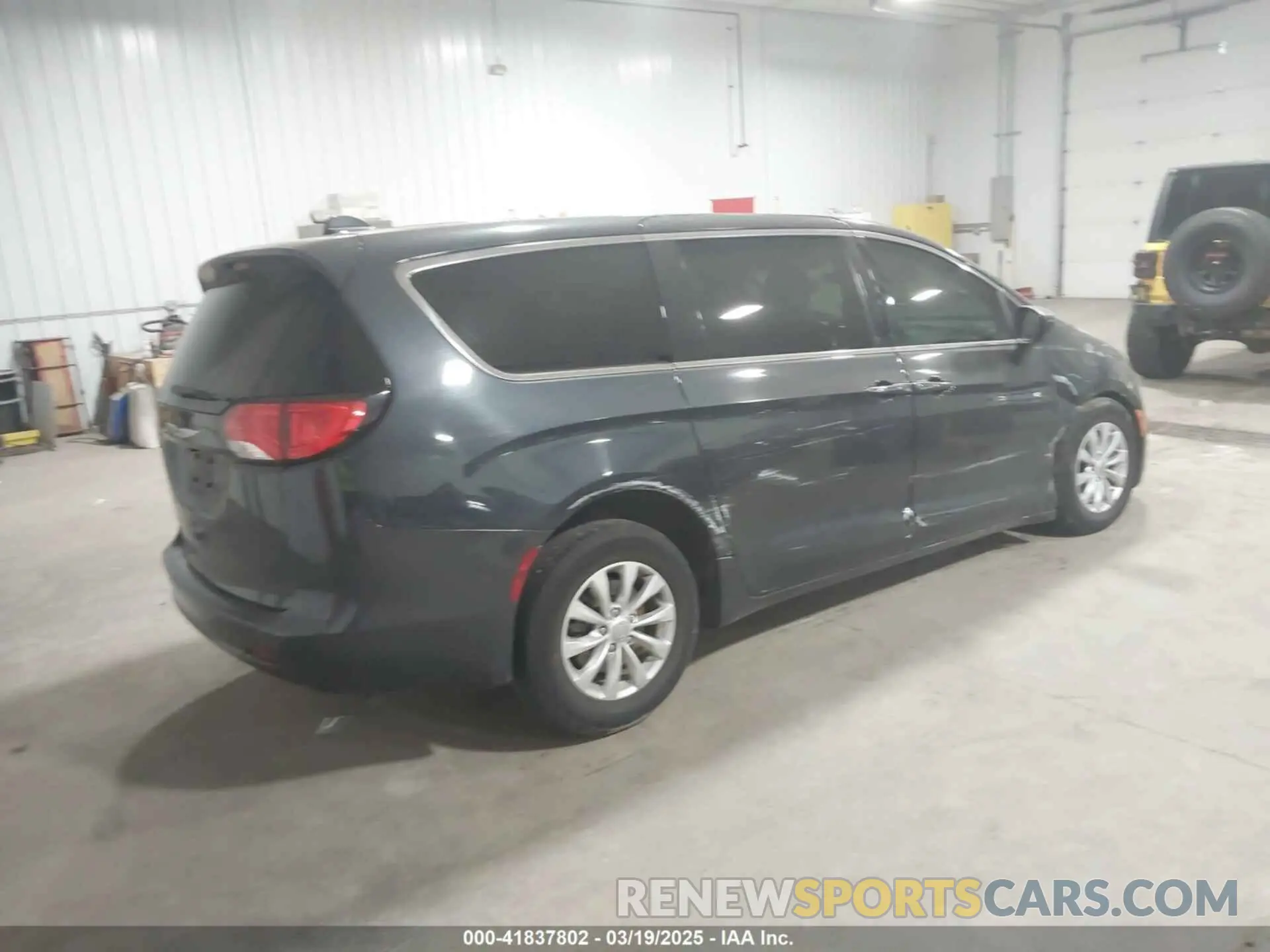 4 fotografías del automóvil dañado 2C4RC1CG9KR749112 CHRYSLER PACIFICA 2019