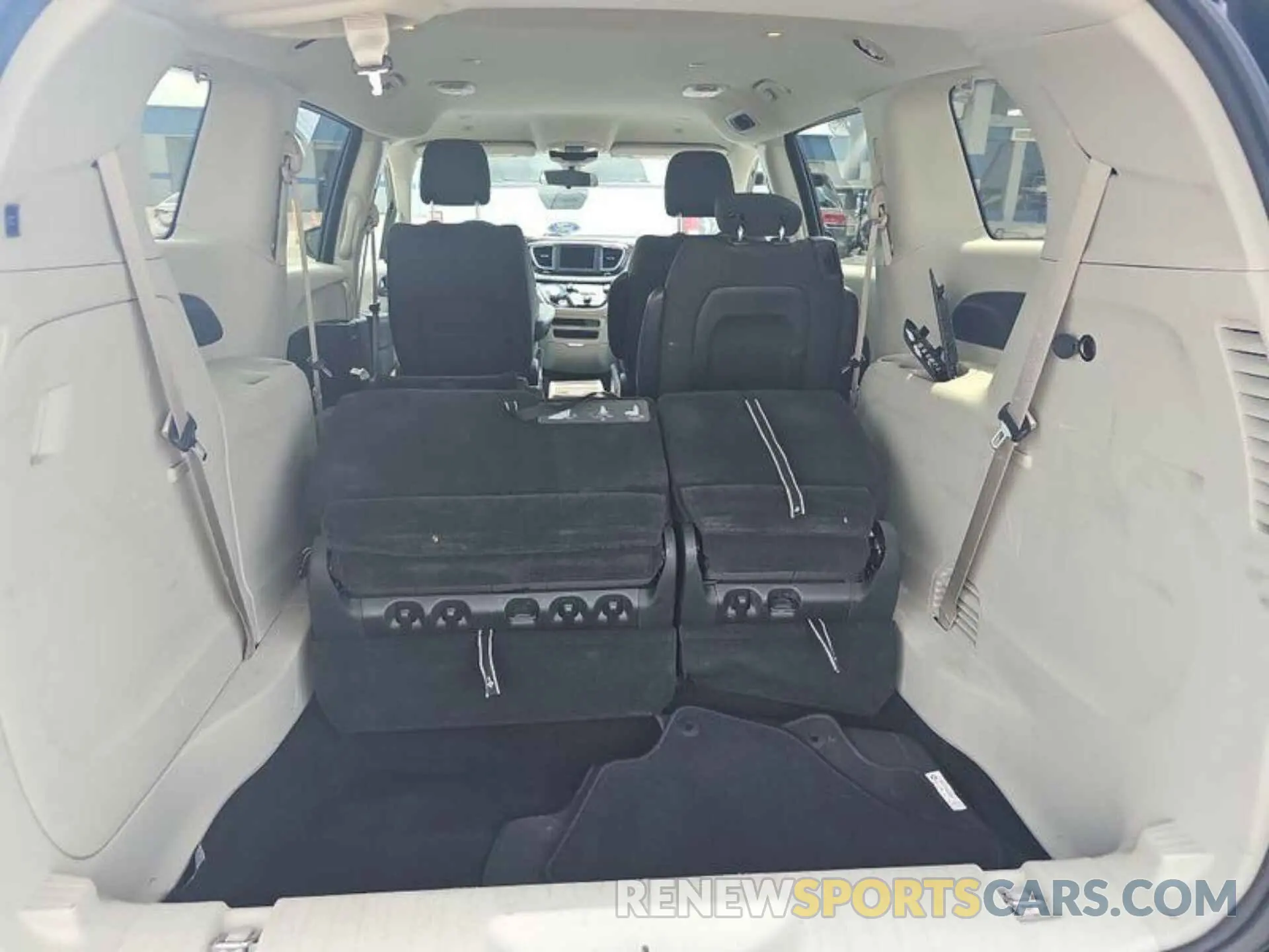 26 fotografías del automóvil dañado 2C4RC1DG6KR561193 CHRYSLER PACIFICA 2019