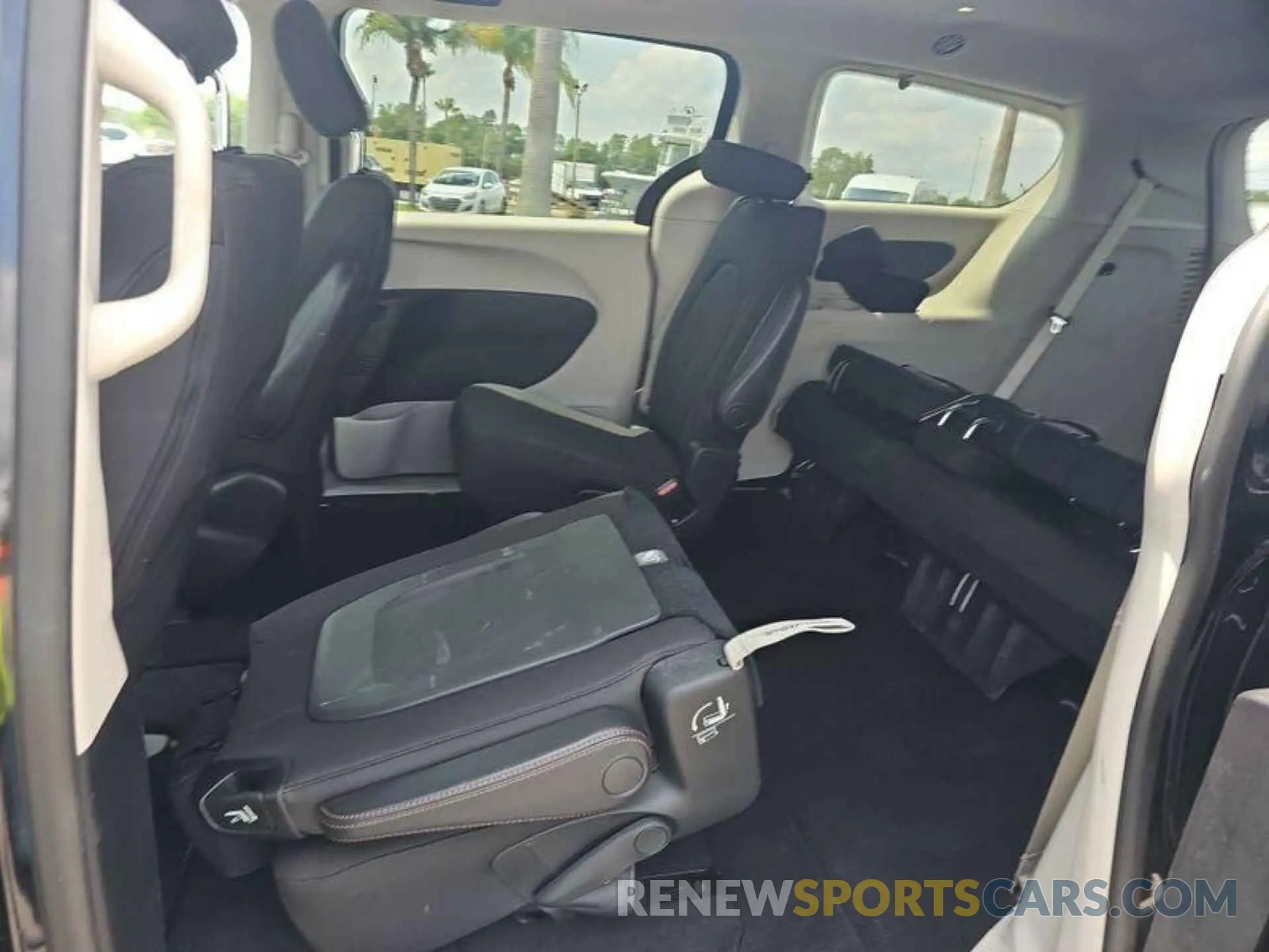 8 fotografías del automóvil dañado 2C4RC1DG6KR561193 CHRYSLER PACIFICA 2019