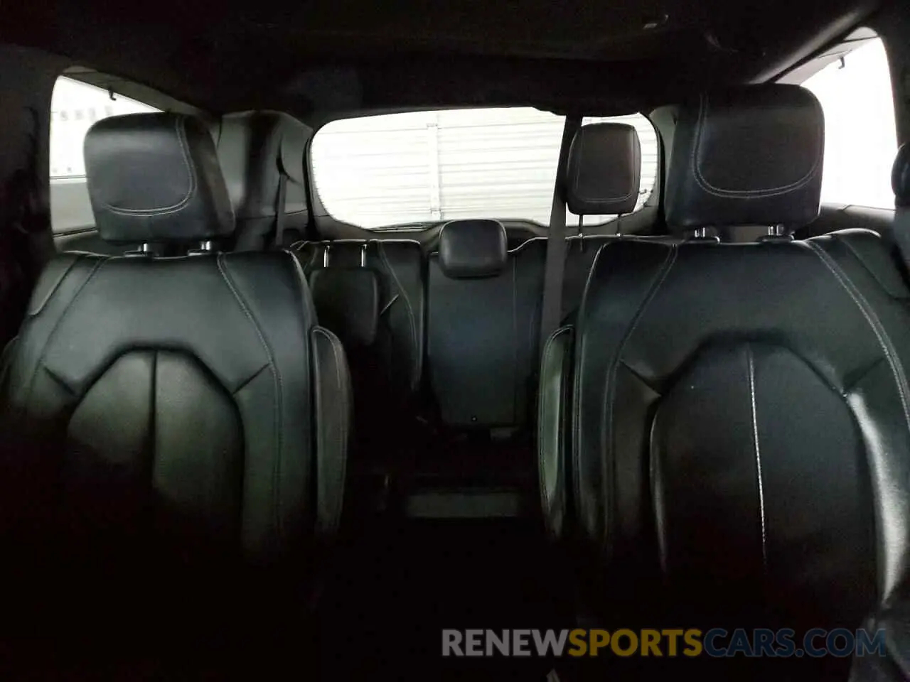 10 fotografías del automóvil dañado 2C4RC1EG0KR628143 CHRYSLER PACIFICA 2019