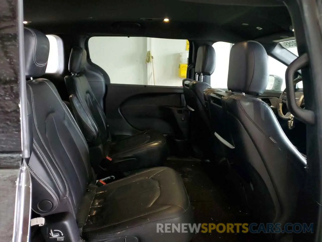 11 fotografías del automóvil dañado 2C4RC1EG0KR628143 CHRYSLER PACIFICA 2019