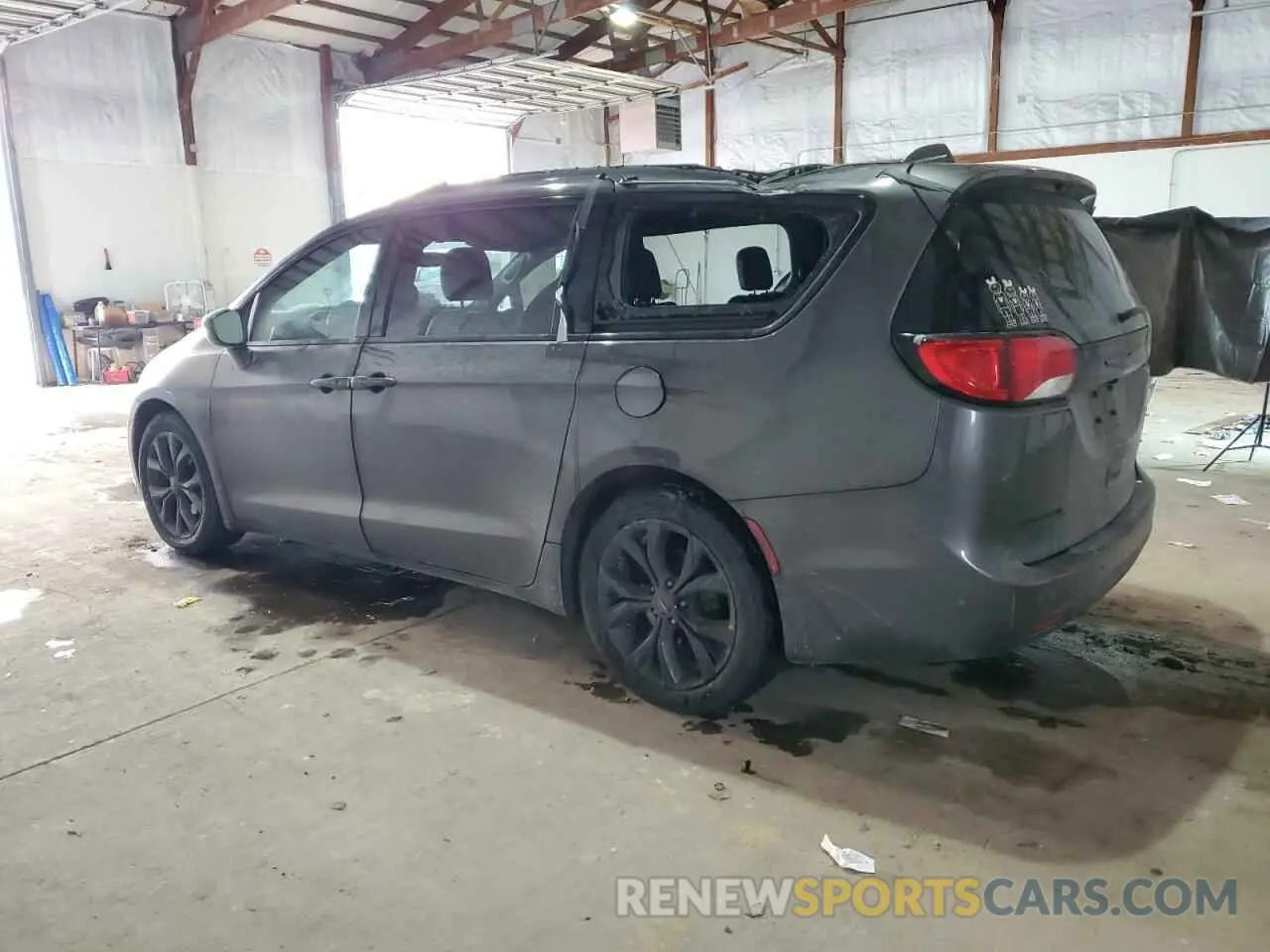 2 fotografías del automóvil dañado 2C4RC1EG0KR628143 CHRYSLER PACIFICA 2019
