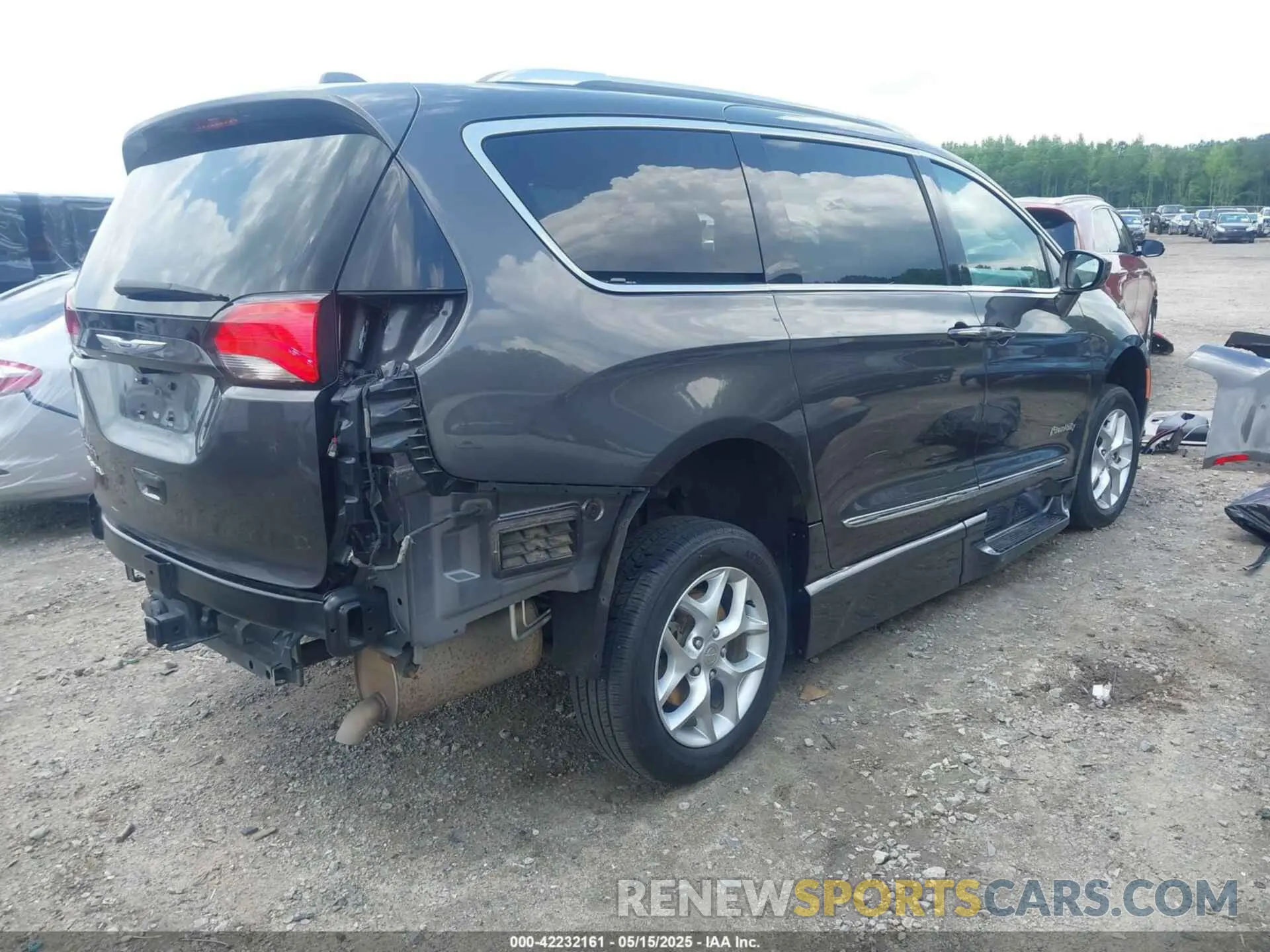 4 fotografías del automóvil dañado 2C4RC1EG0KR652409 CHRYSLER PACIFICA 2019