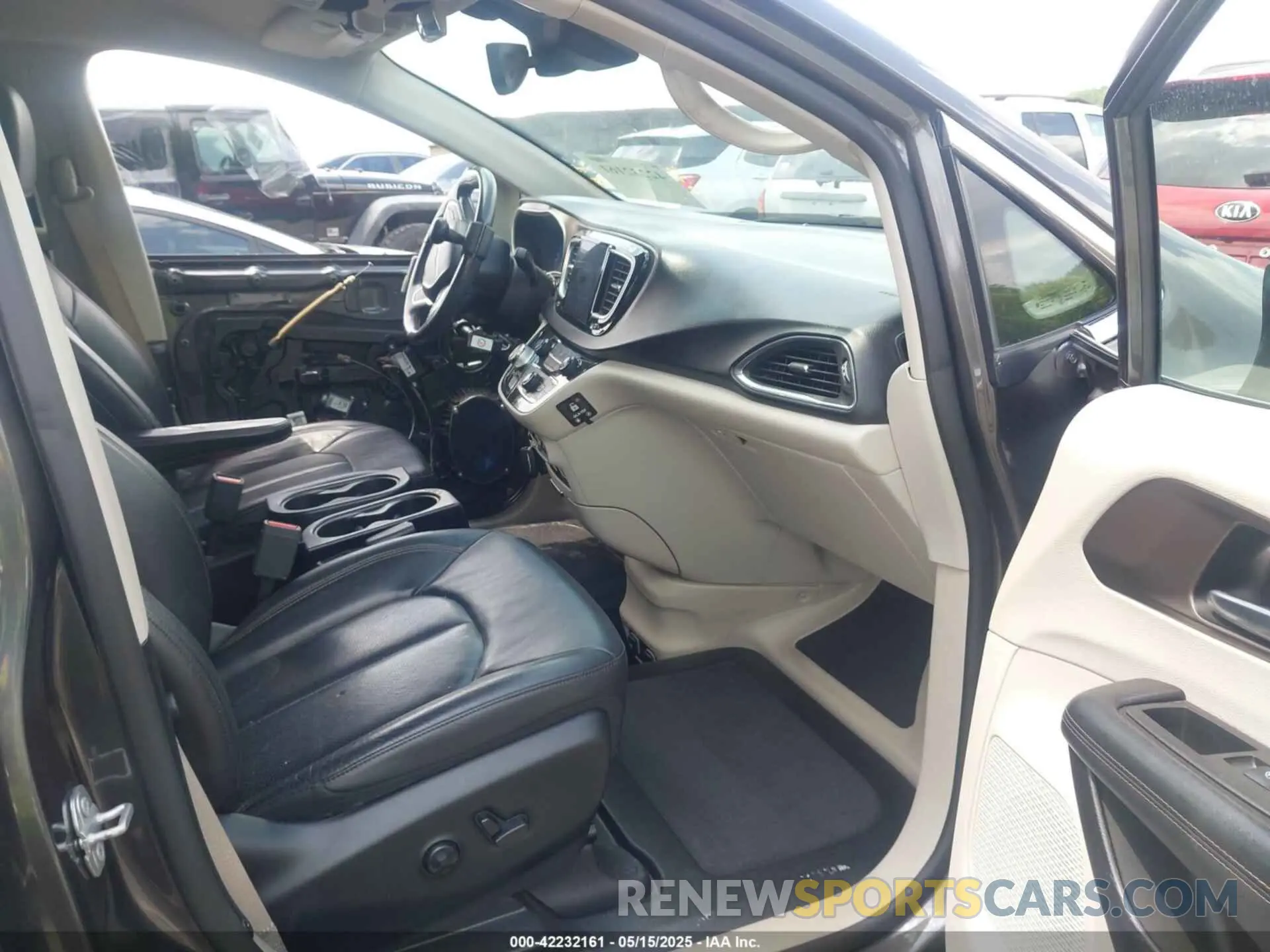 5 fotografías del automóvil dañado 2C4RC1EG0KR652409 CHRYSLER PACIFICA 2019