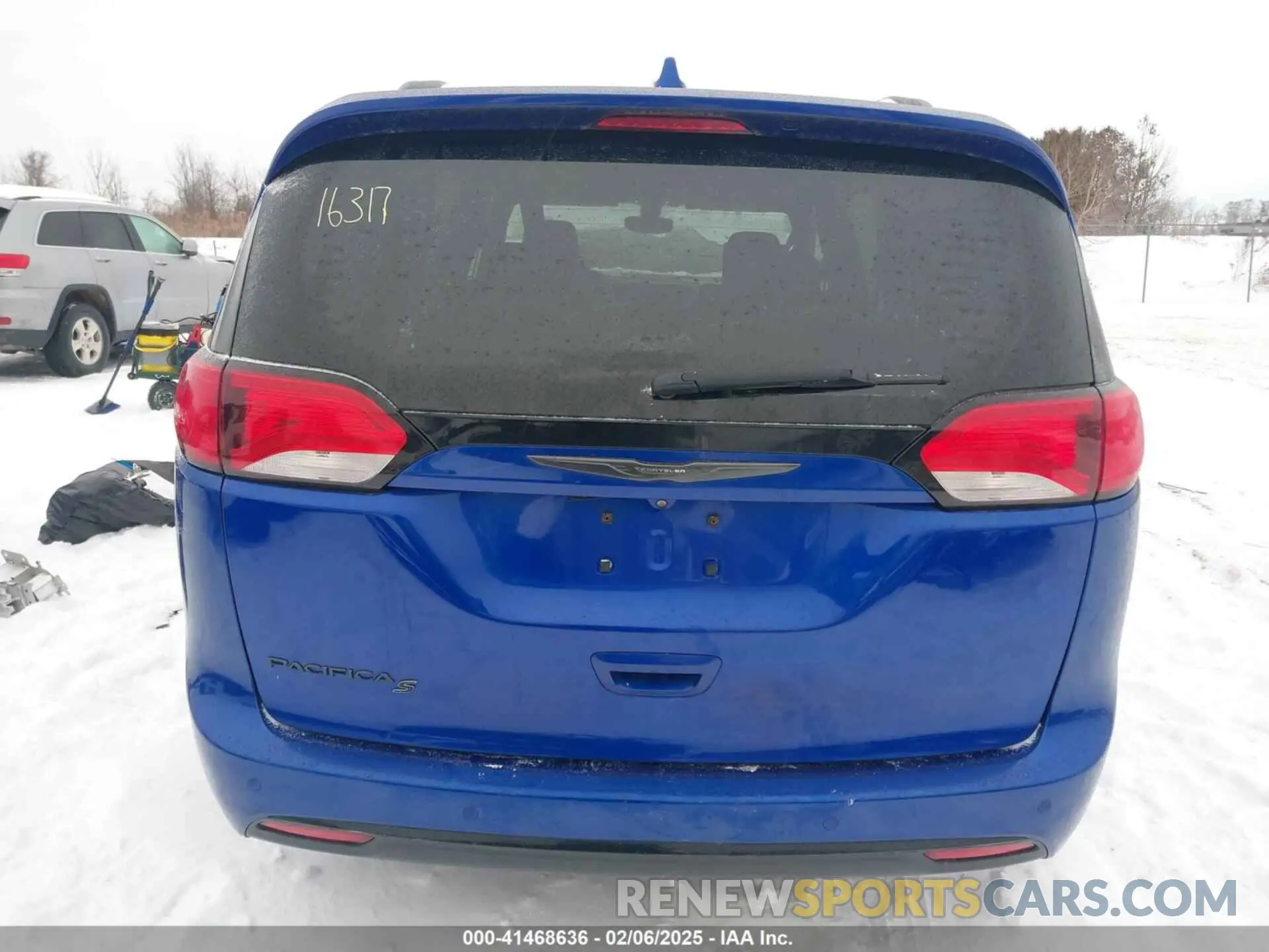 17 fotografías del automóvil dañado 2C4RC1EG1KR588803 CHRYSLER PACIFICA 2019