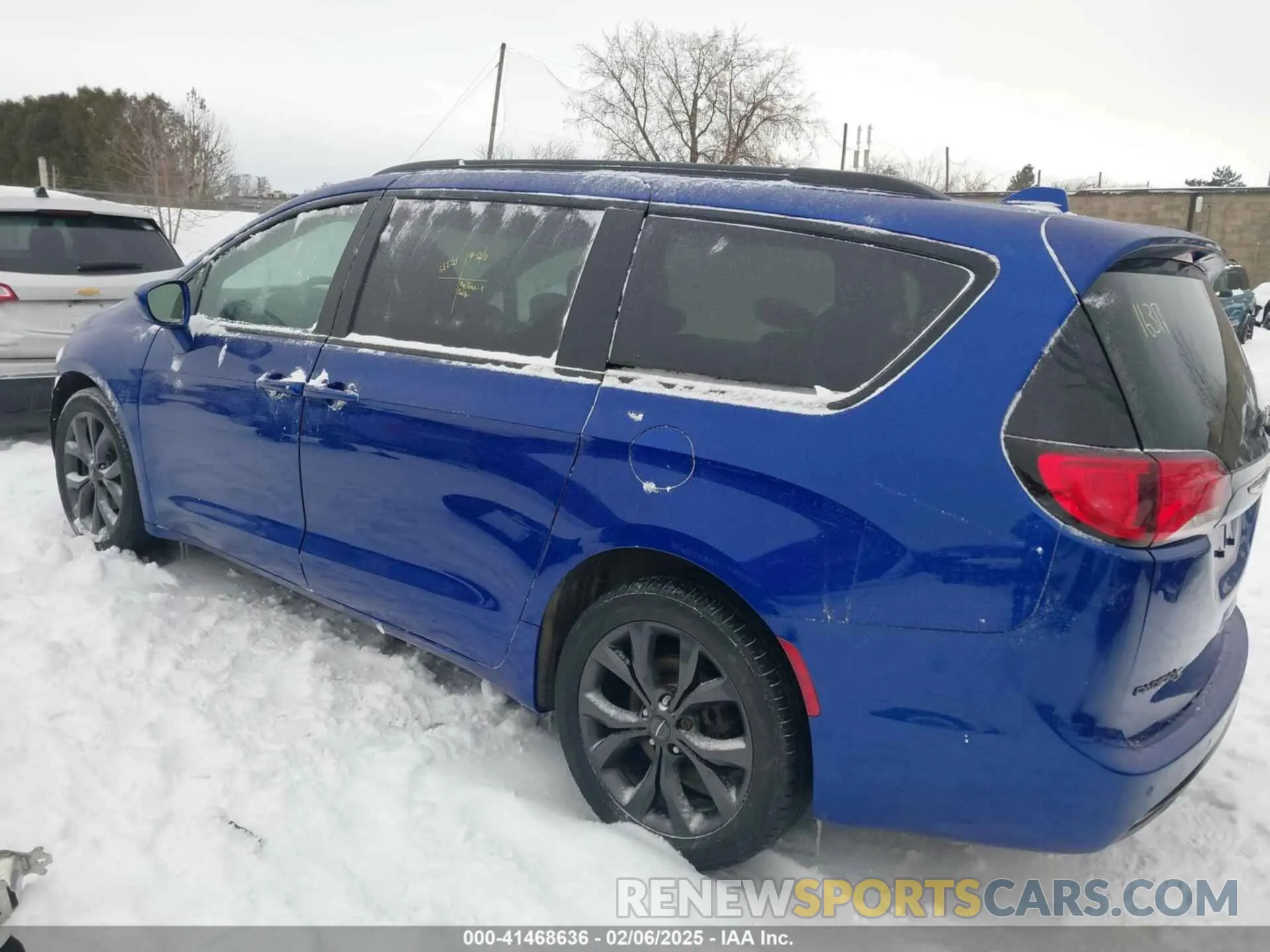 3 fotografías del automóvil dañado 2C4RC1EG1KR588803 CHRYSLER PACIFICA 2019