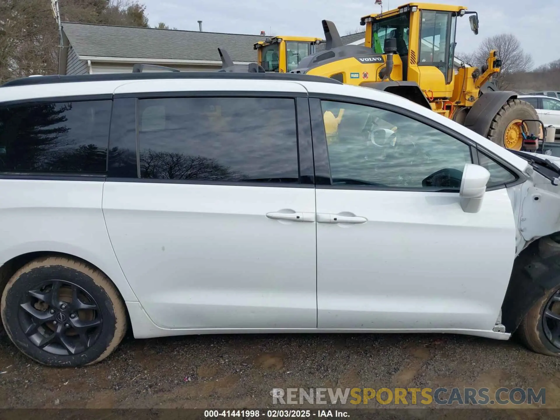 14 fotografías del automóvil dañado 2C4RC1EG5KR505566 CHRYSLER PACIFICA 2019