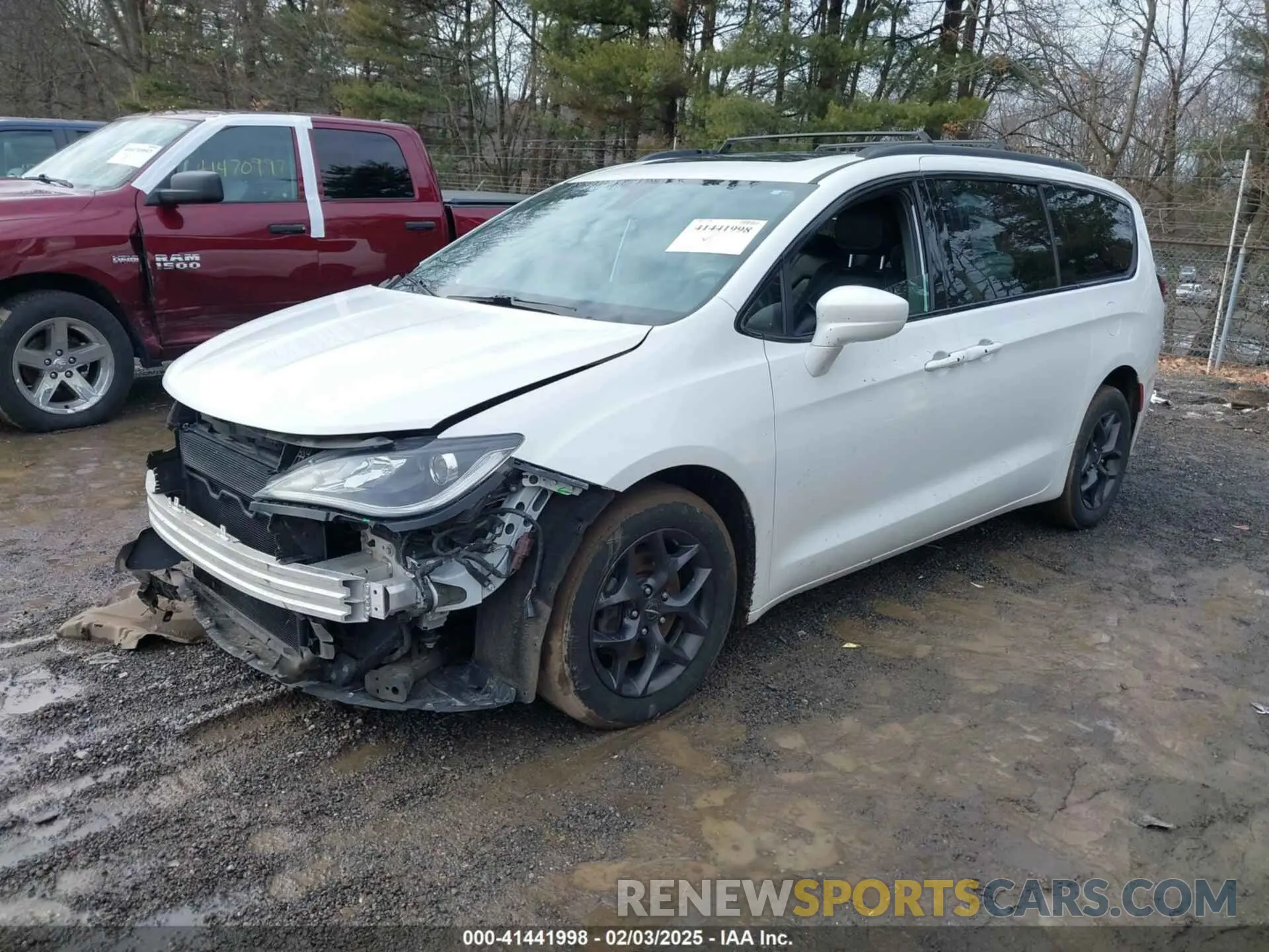 2 fotografías del automóvil dañado 2C4RC1EG5KR505566 CHRYSLER PACIFICA 2019
